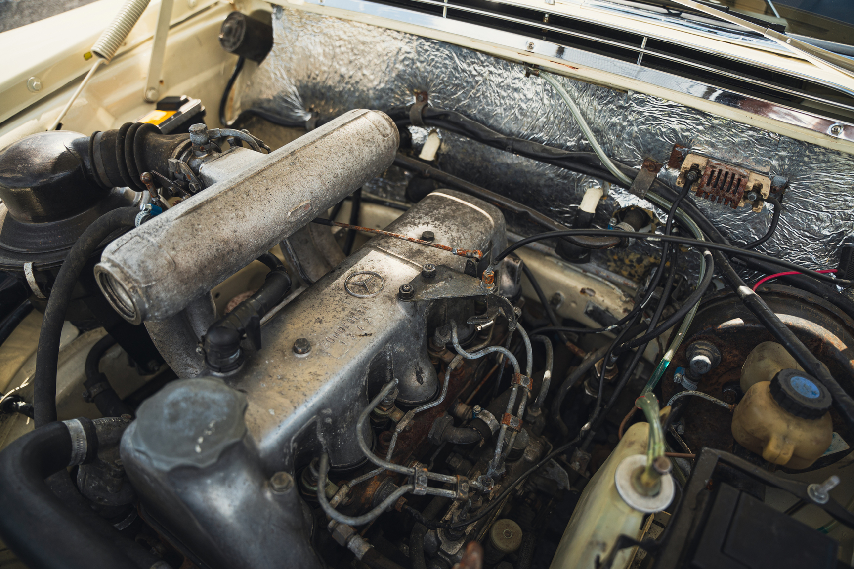 Image of 1966 Mercedes-Benz 200 D "Heckflosse" mechanics