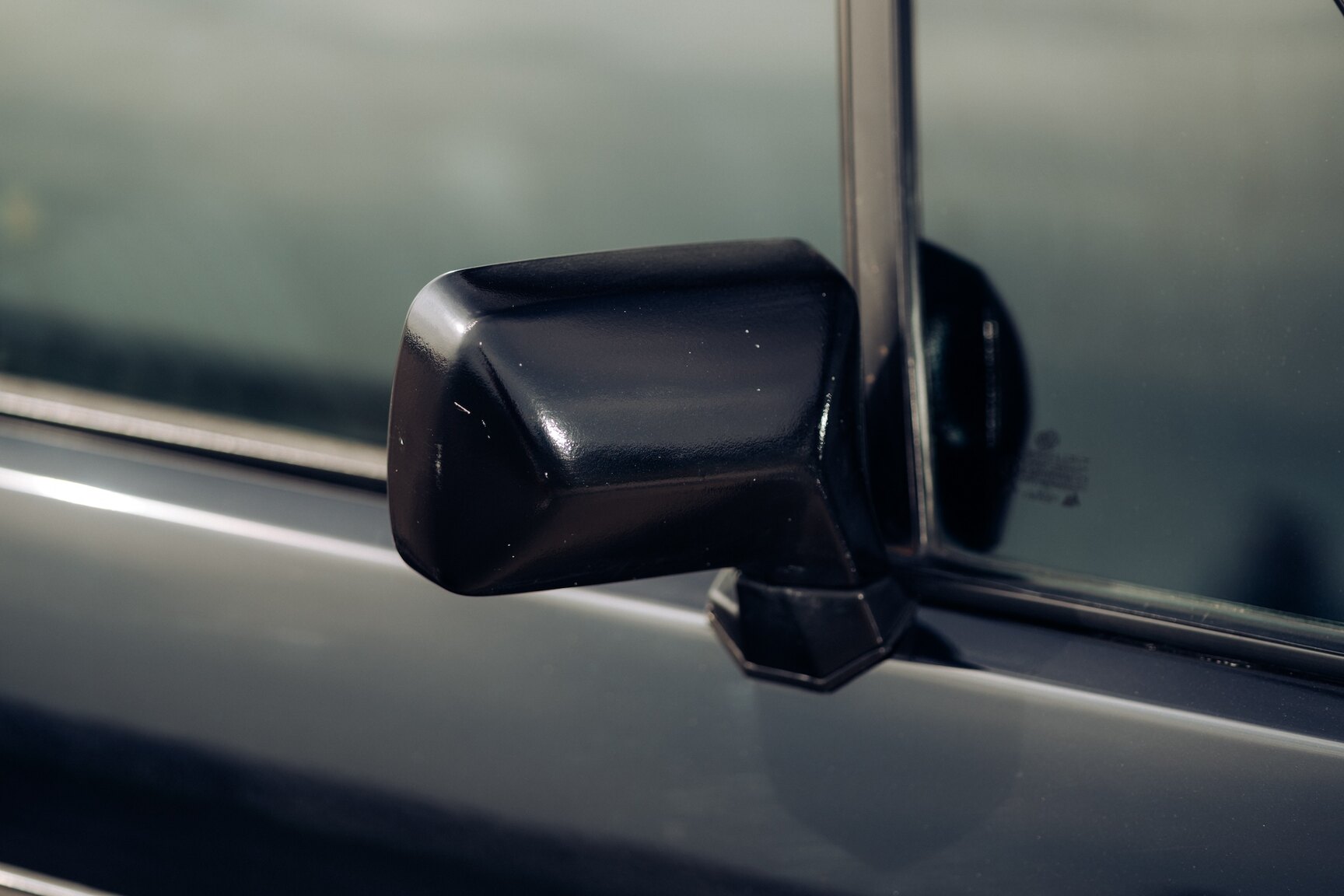Exterior image of 1991 VW Golf Cabriolet "Etienne Aigner Edition"