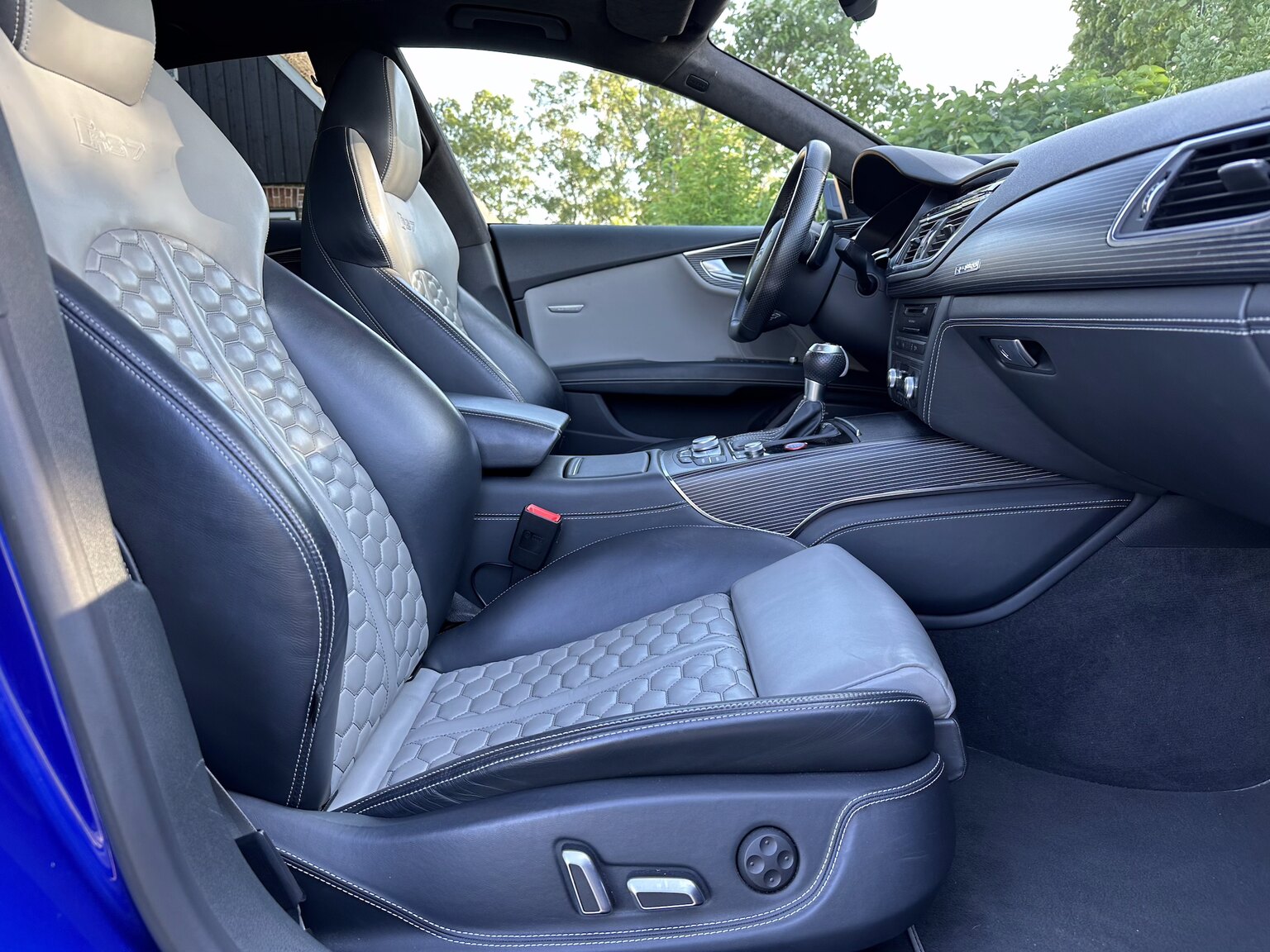 Interiörbild 2015 Audi RS7 (29)