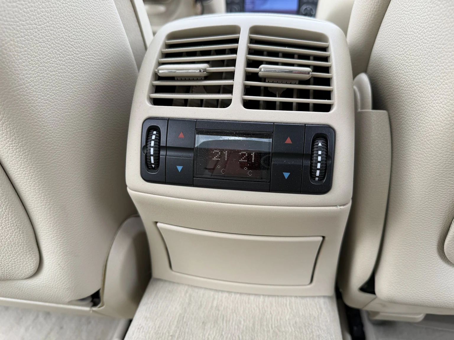 Interiörbild 2004 Mercedes-Benz E 500 7G-Tronic (58)