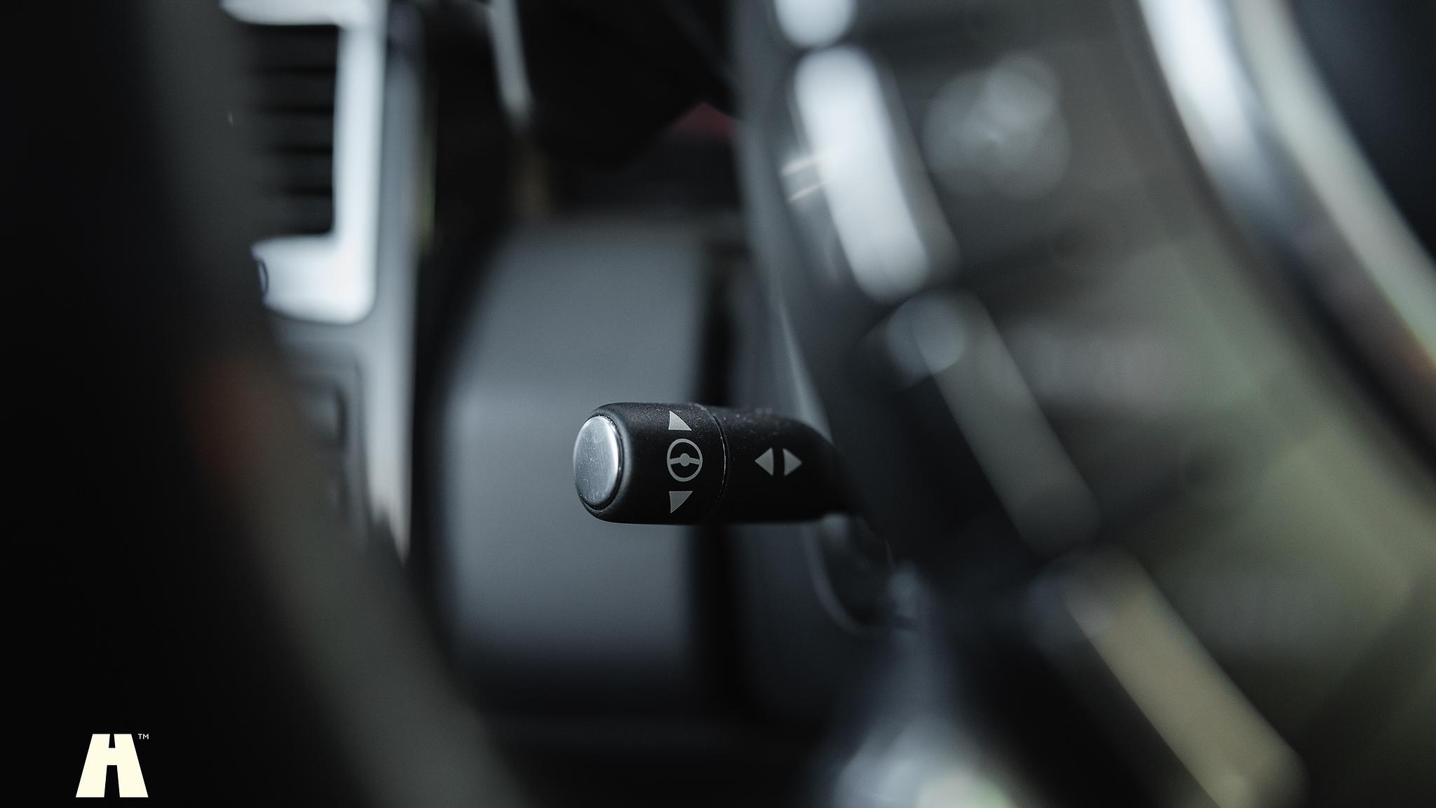 Interior image of 2012 Land Rover Range Rover Westminster TDV8 (L322)