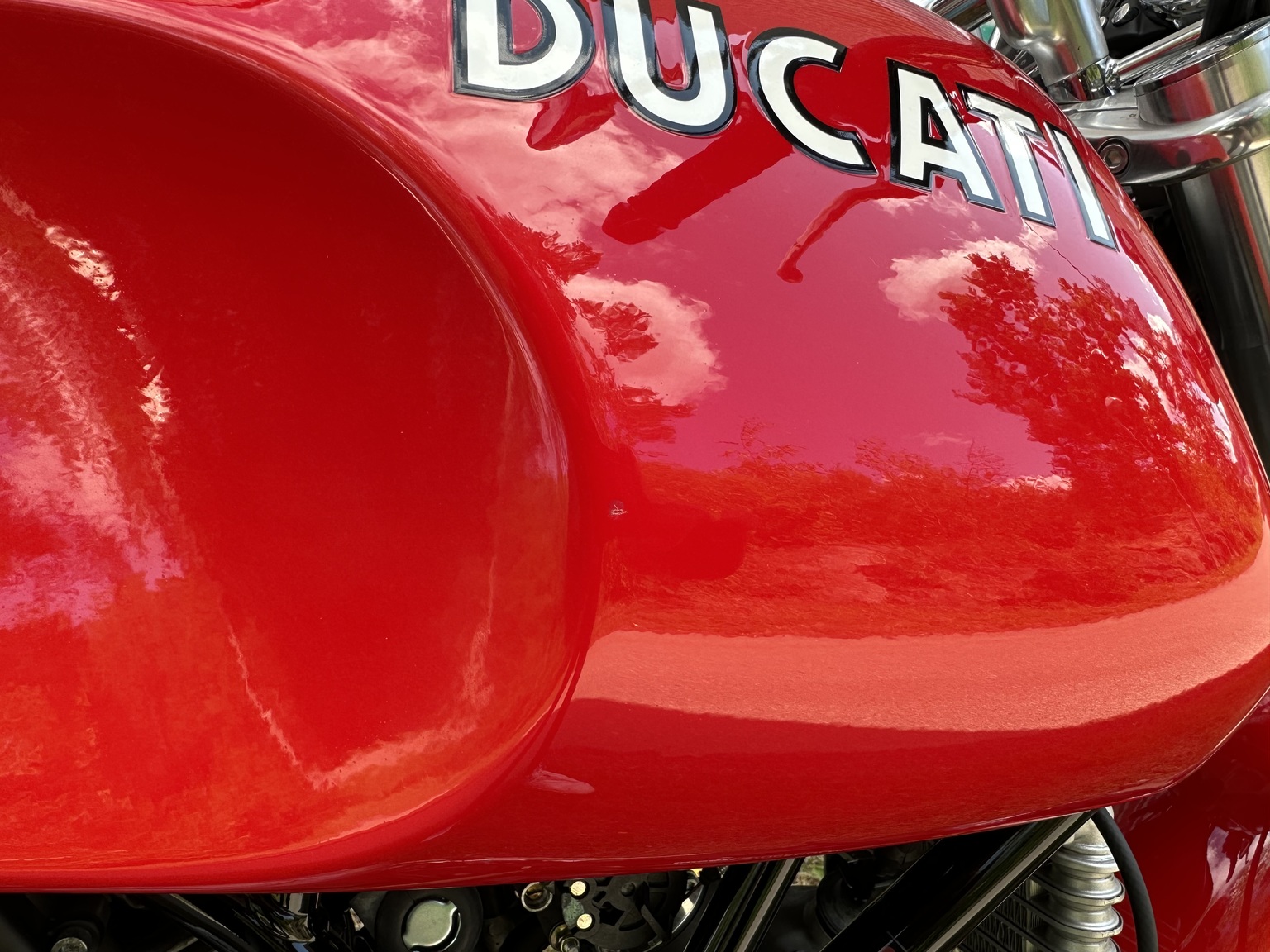 Exteriörbild på 2006 Ducati 1000 GT (51)