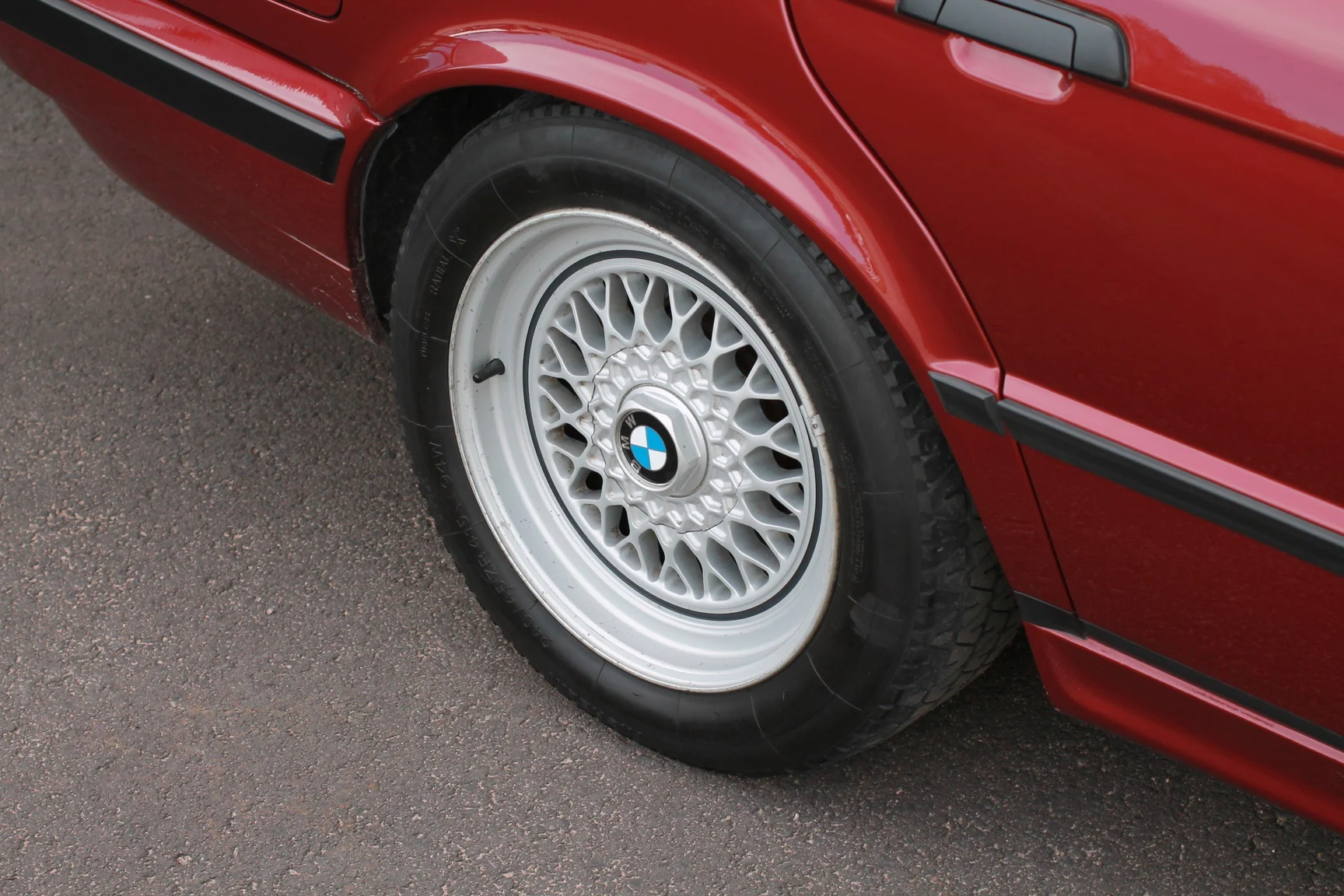 Exteriörbild på 1993 BMW 540i Sedan (95)
