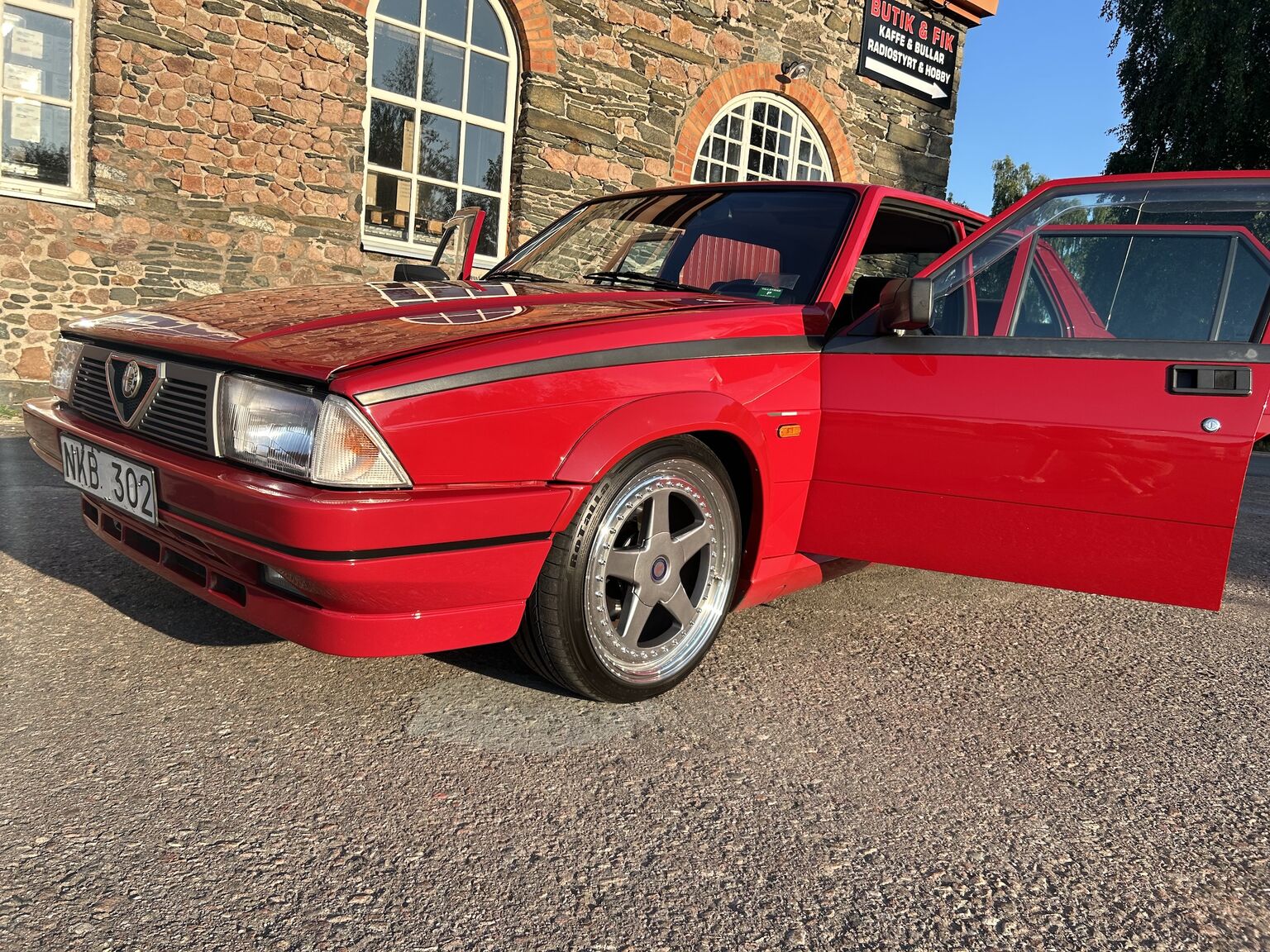 Aussenfoto 1988 Alfa Romeo 75 (20)