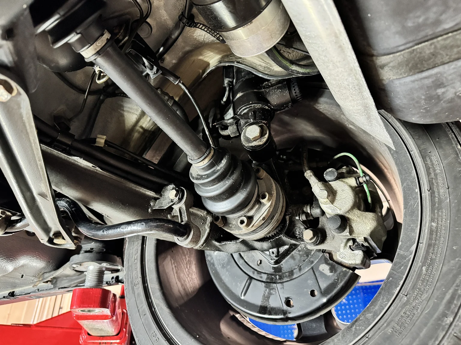 1993 BMW E34 M5 Touring  (67), Mekanik