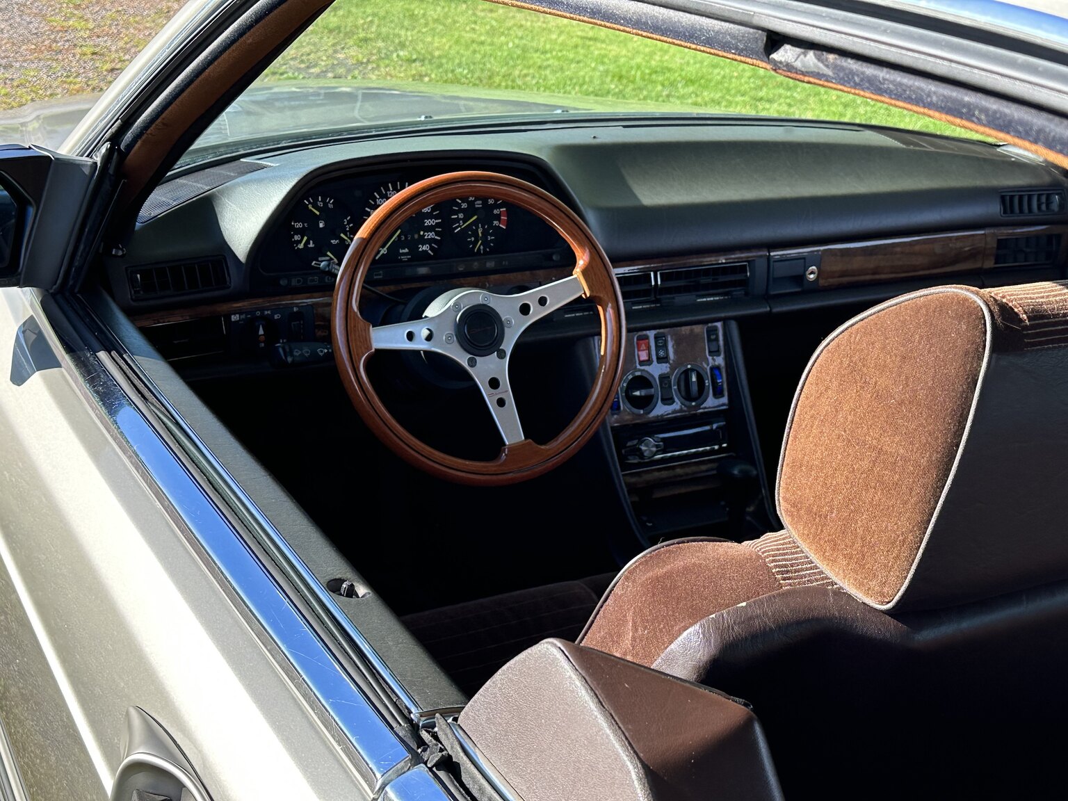 Aussenfoto 1986 Mercedes-Benz 500 SEC (35)