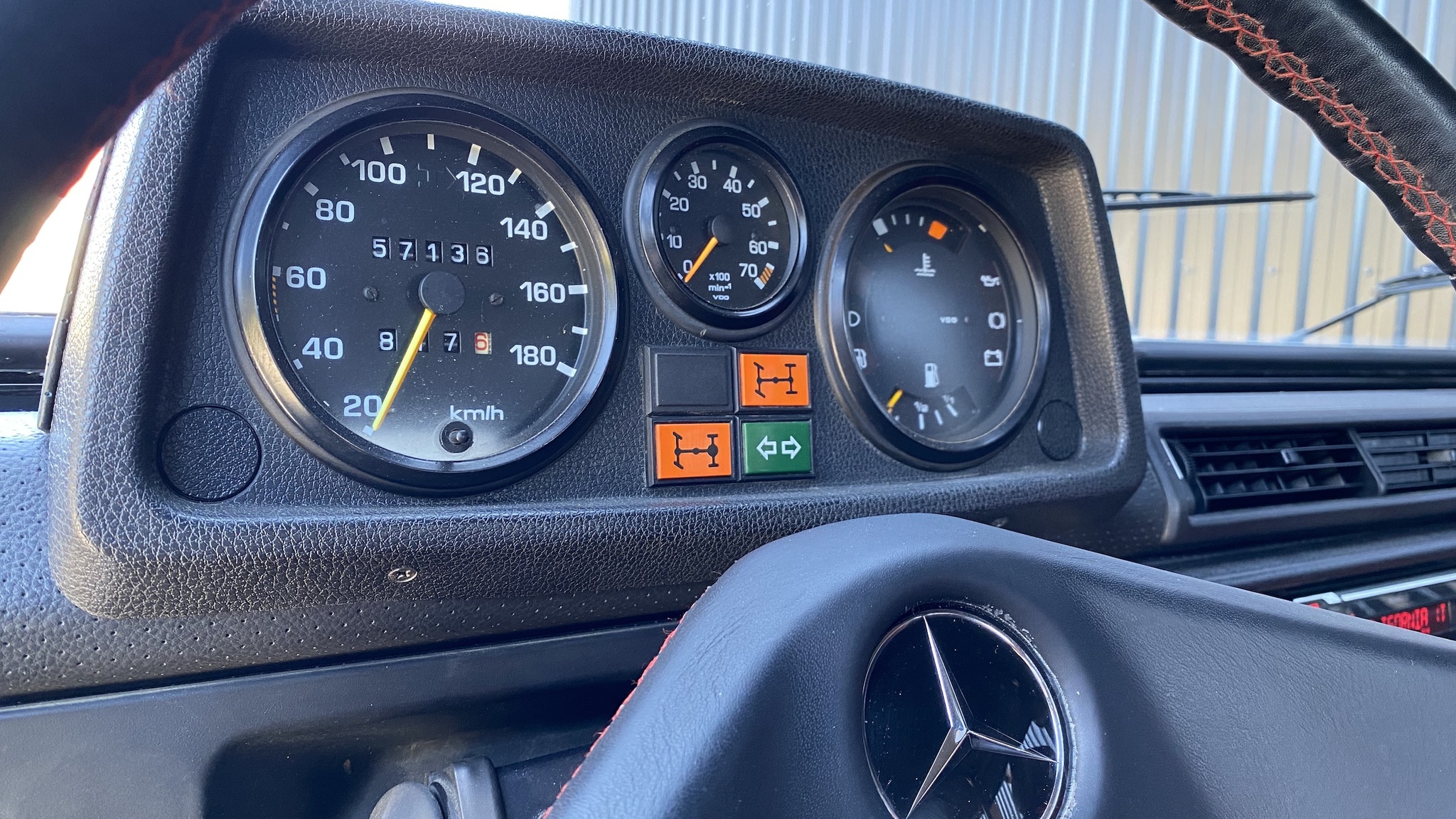 Interiörbild 1996 Mercedes G230 STEYR-PUCH Automat