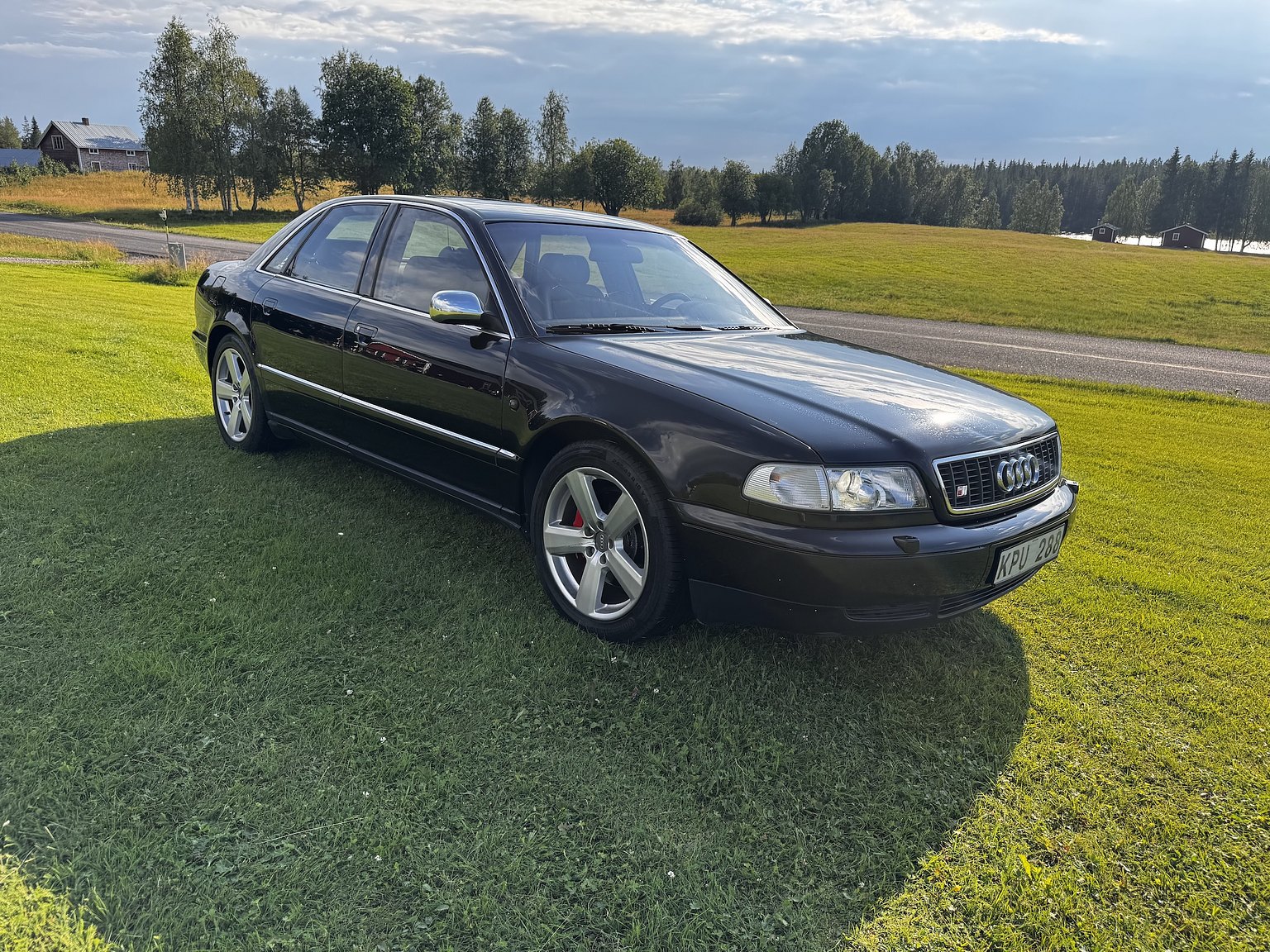 Exteriörbild på 1999 Audi S8 4.2 Quattro