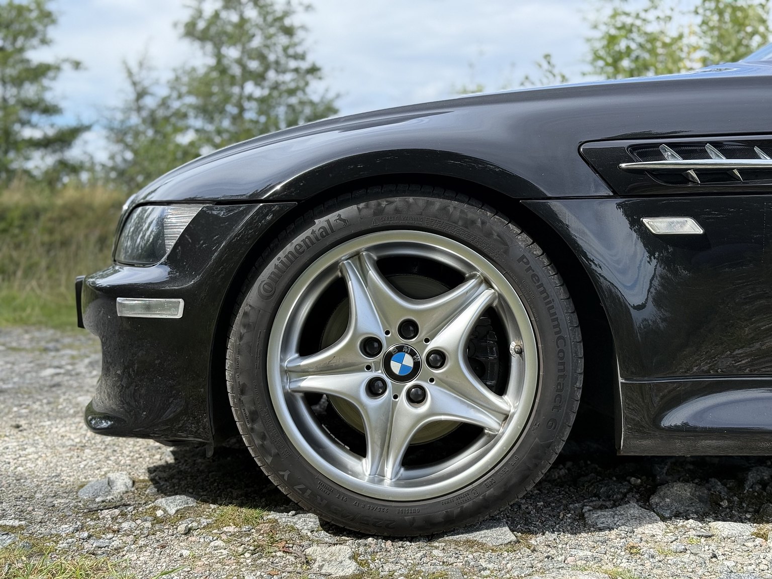Exterior image of 1999 BMW Z3 M Coupé