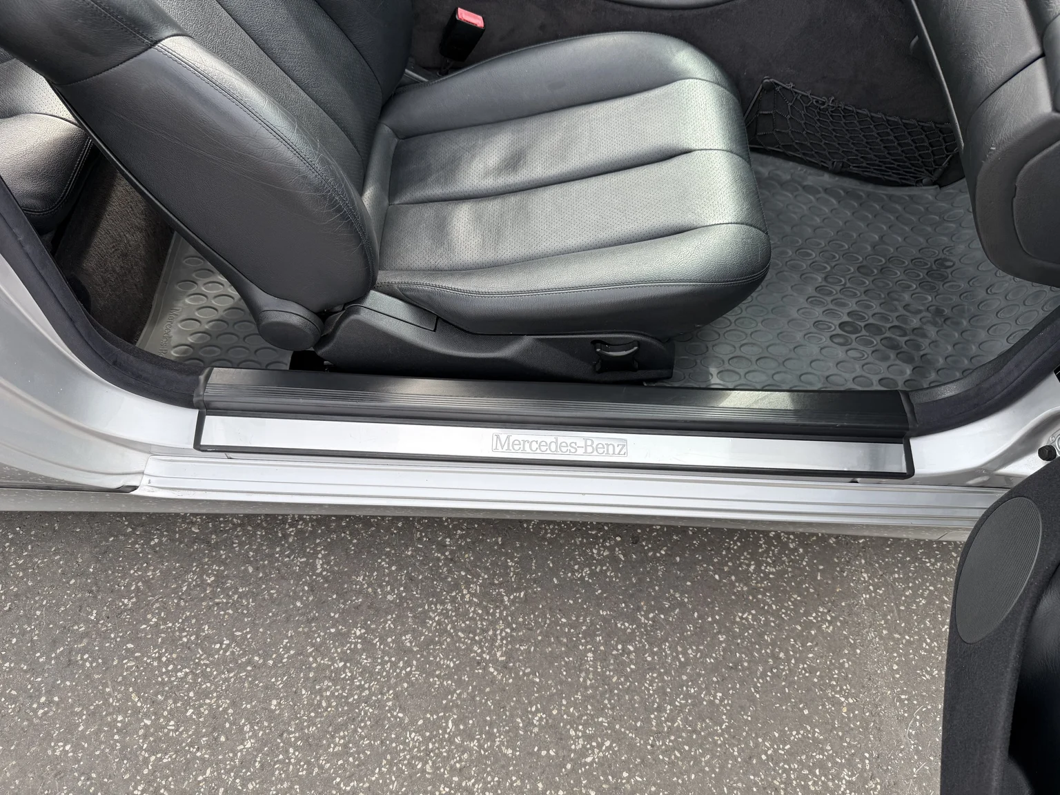 Interior image of 2001 MERCEDES-BENZ CLK 230 Kompressor Cabriolet (35)