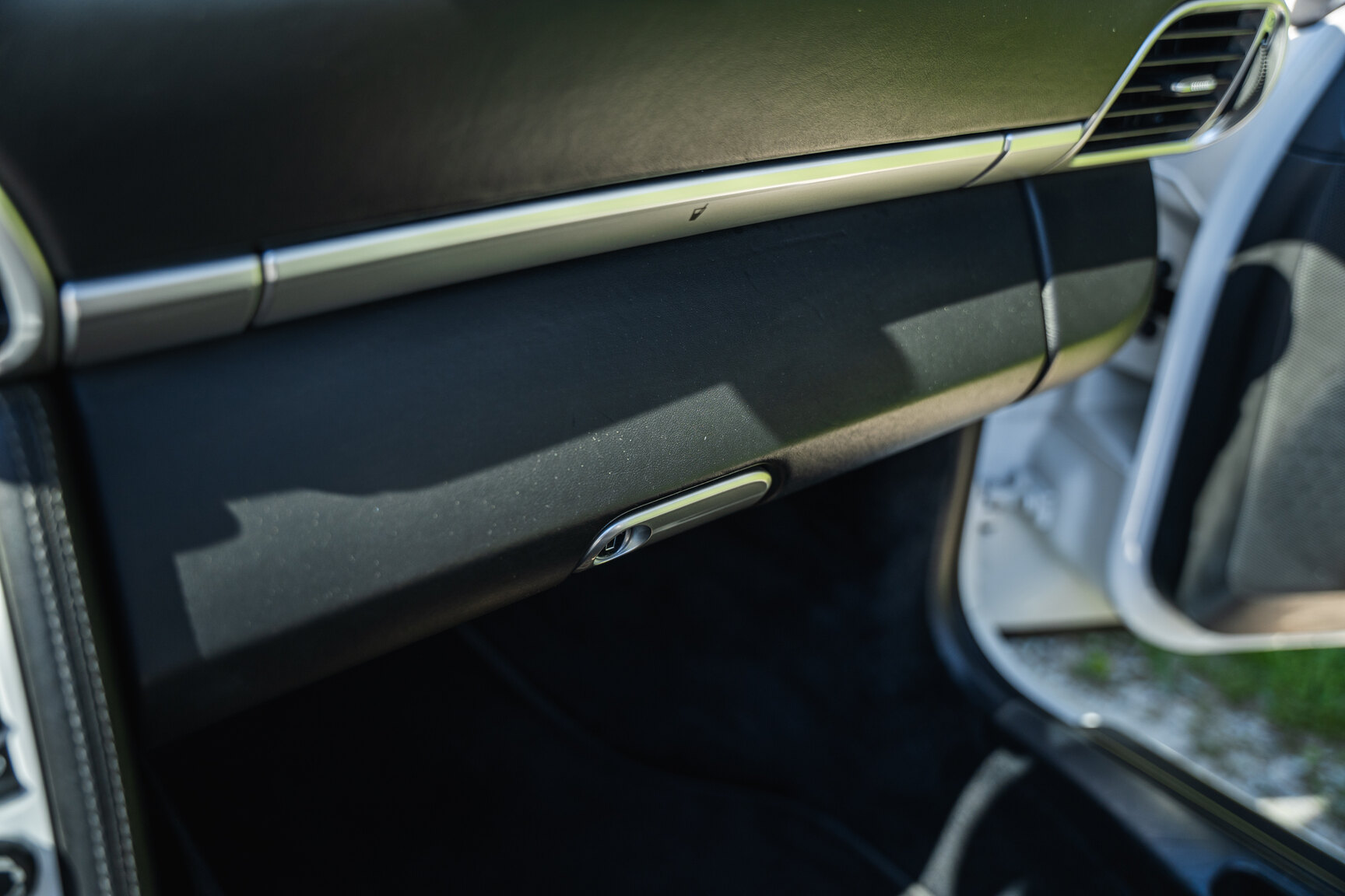 Interior image of 2008 Porsche 911 Turbo Cabriolet (45)