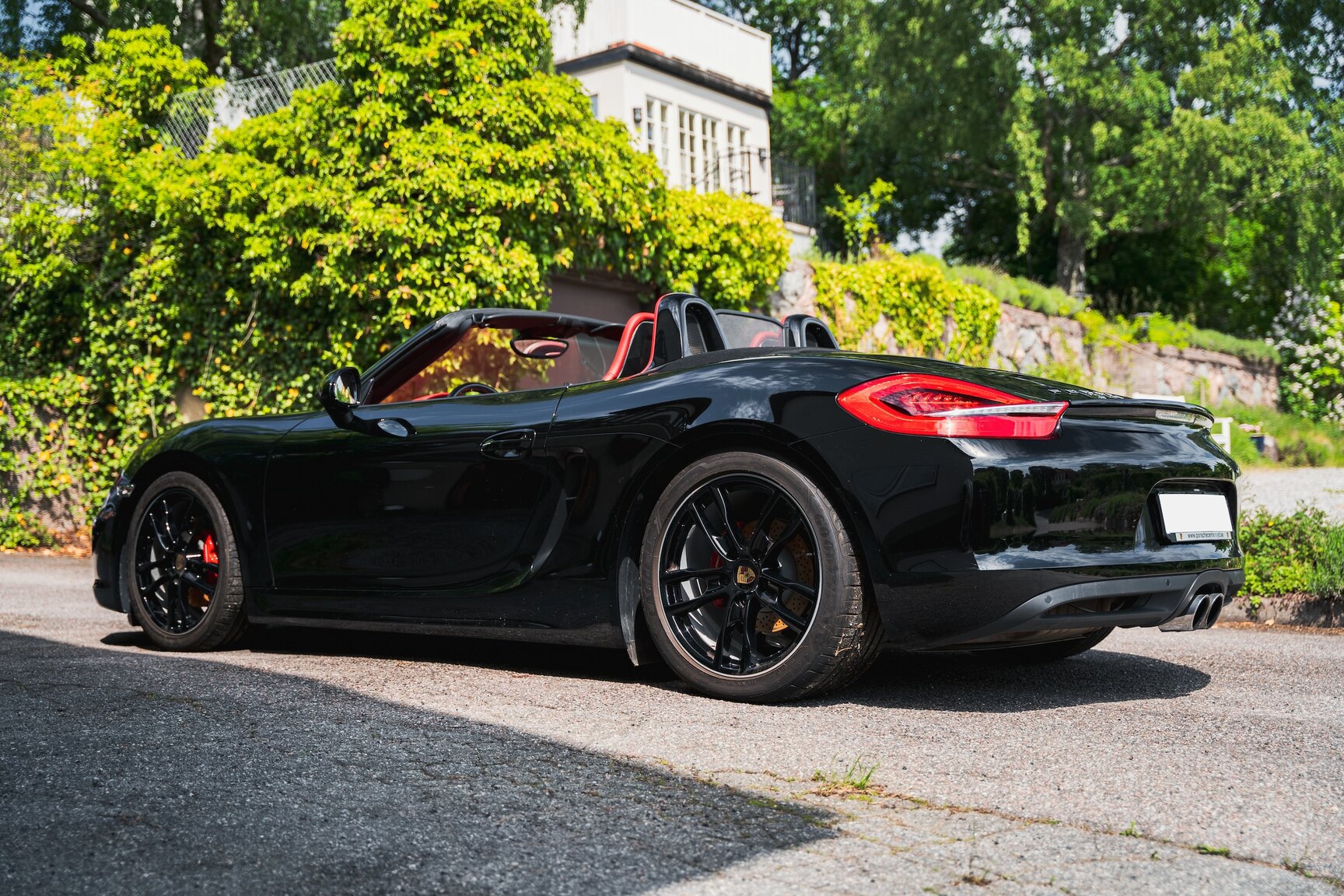 Exterior image of 2013 Porsche Boxster S (14)