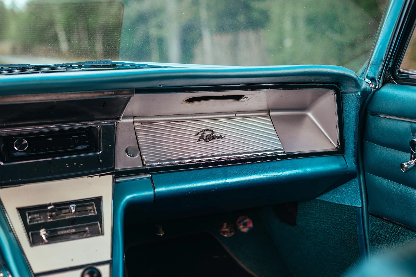 Innenraumfoto von 1964 Buick Riviera Coupé (22)