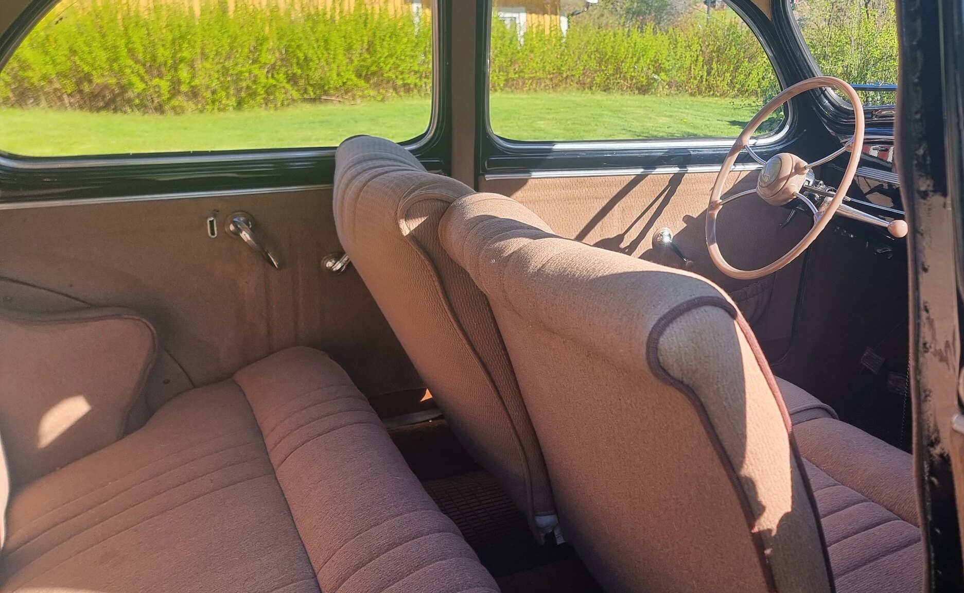 Interior image of 1951 Peugeot 203 De Luxe