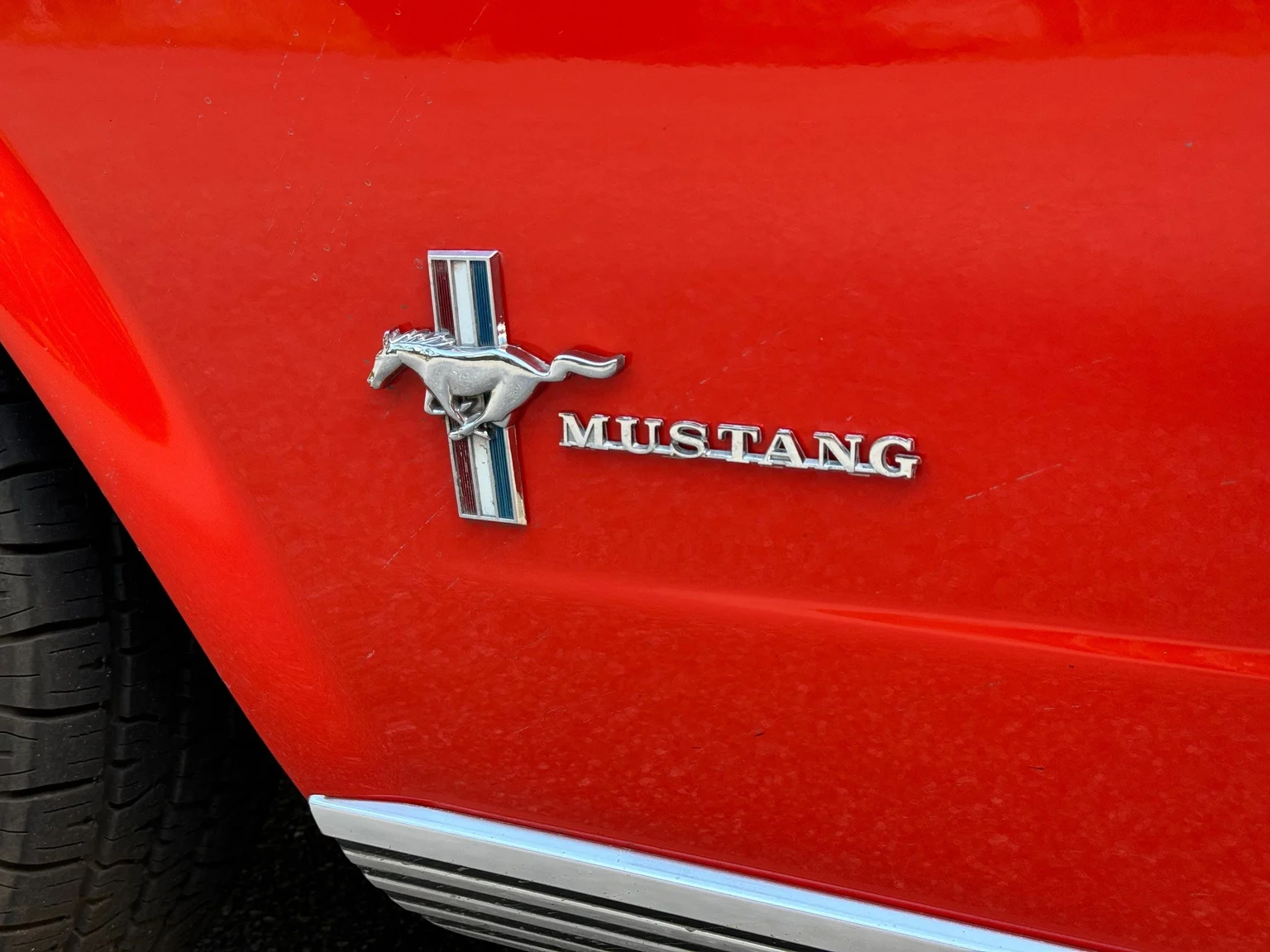 Exterior image of 1965 Ford Mustang Cabriolet (63)