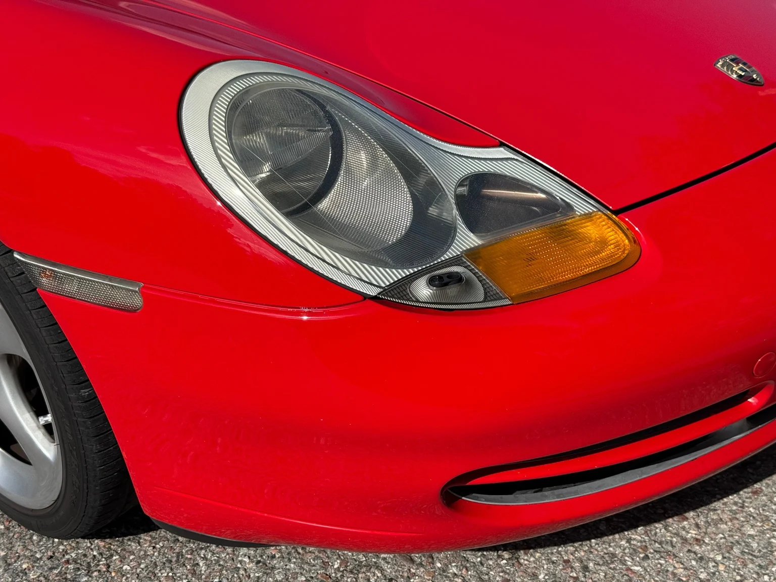 Exterior image of 1998 Porsche 911 Carrera (43)