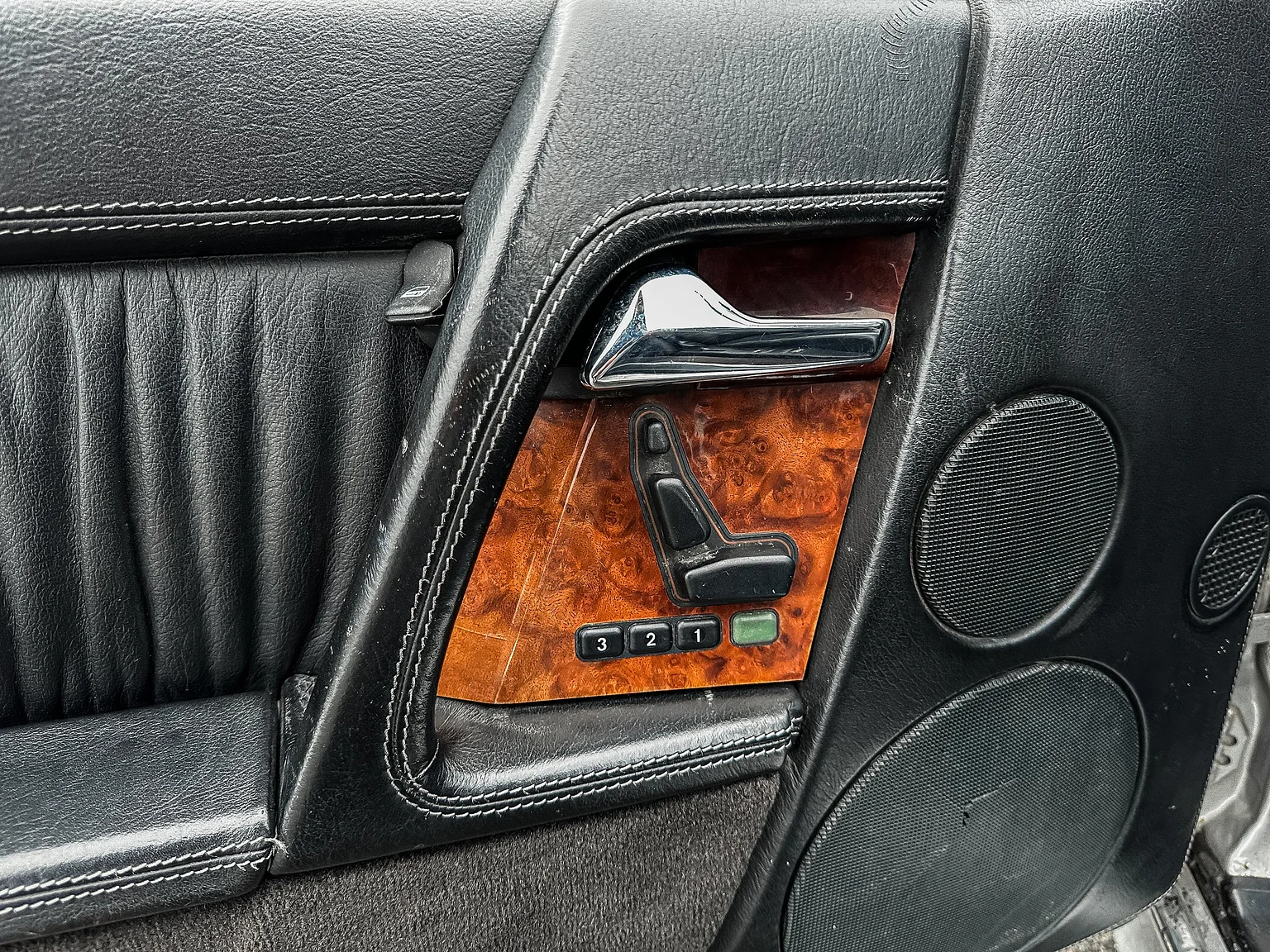 Interiörbild 1993 Mercedes-Benz 600 SL (43)