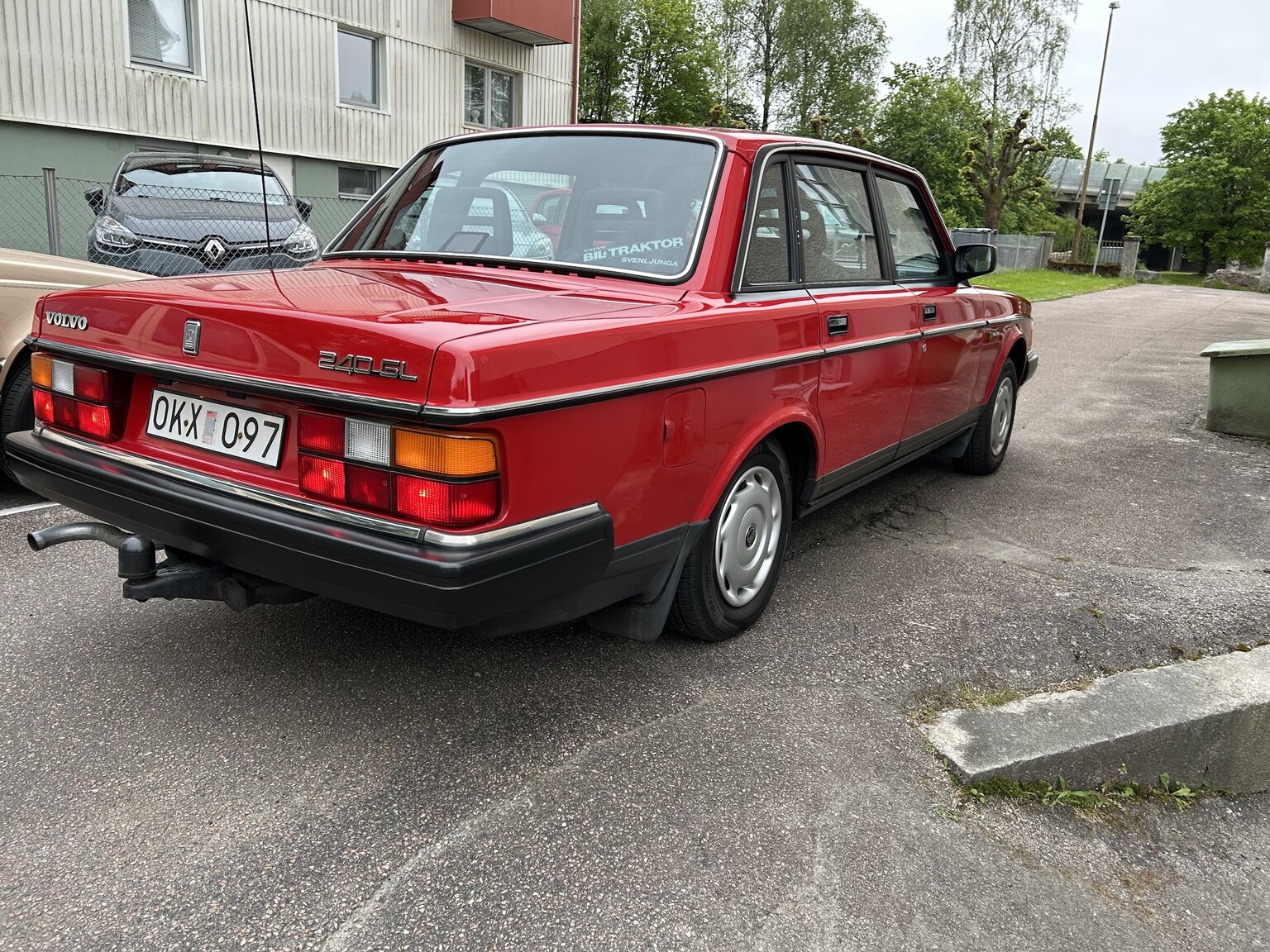 Exterior image of 1990 Volvo 240 GL