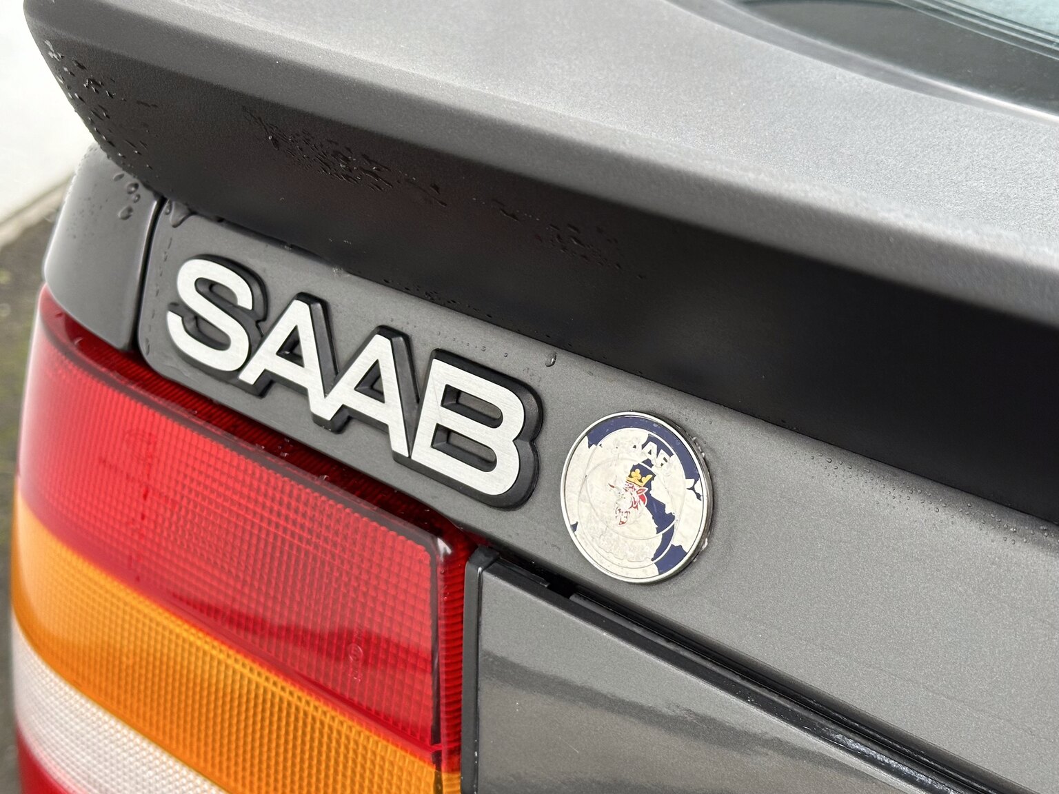 Exterior image of 1988 SAAB 9000i