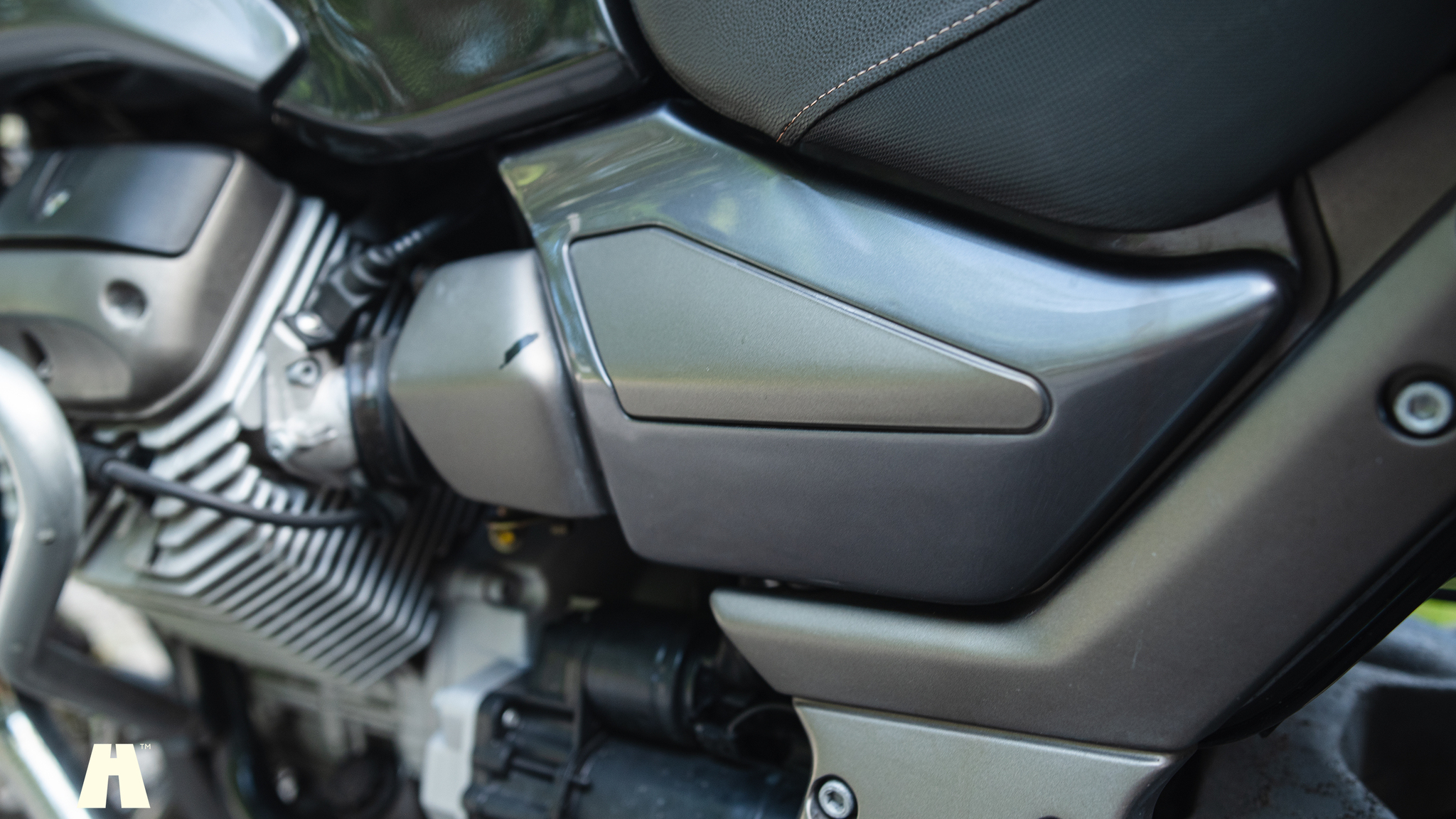 Exterior image of 2005 Moto Guzzi Breva 750i