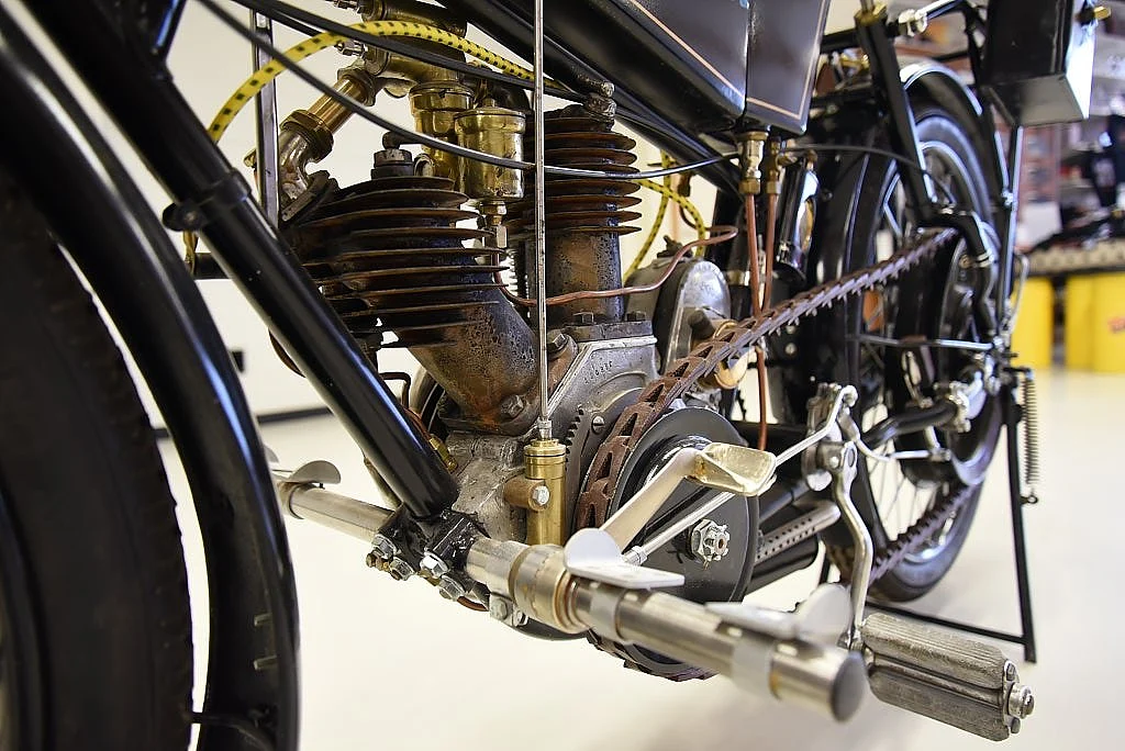 Bild von 1913 Wanderer 3PS V-Twin välrenoverad mc svensksåld från Falun (17)