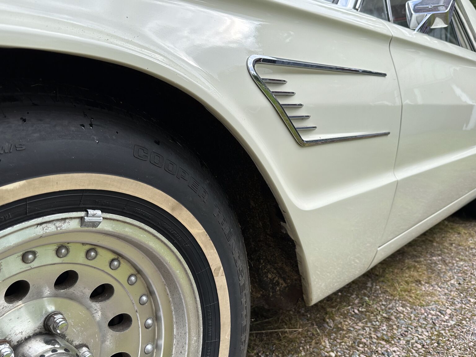 Aussenfoto 1965 Ford Thunderbird Hardtop 6.4 (23)