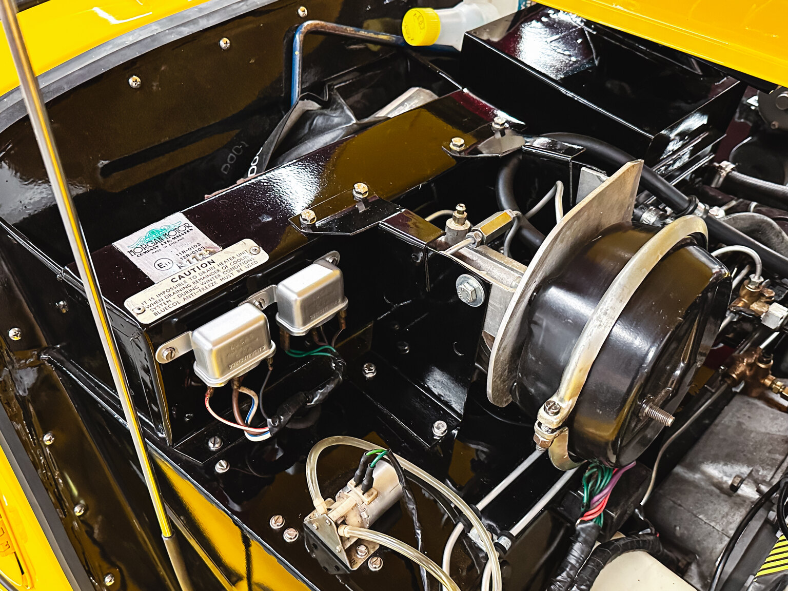 Image of 1974 Morgan +8 mechanics