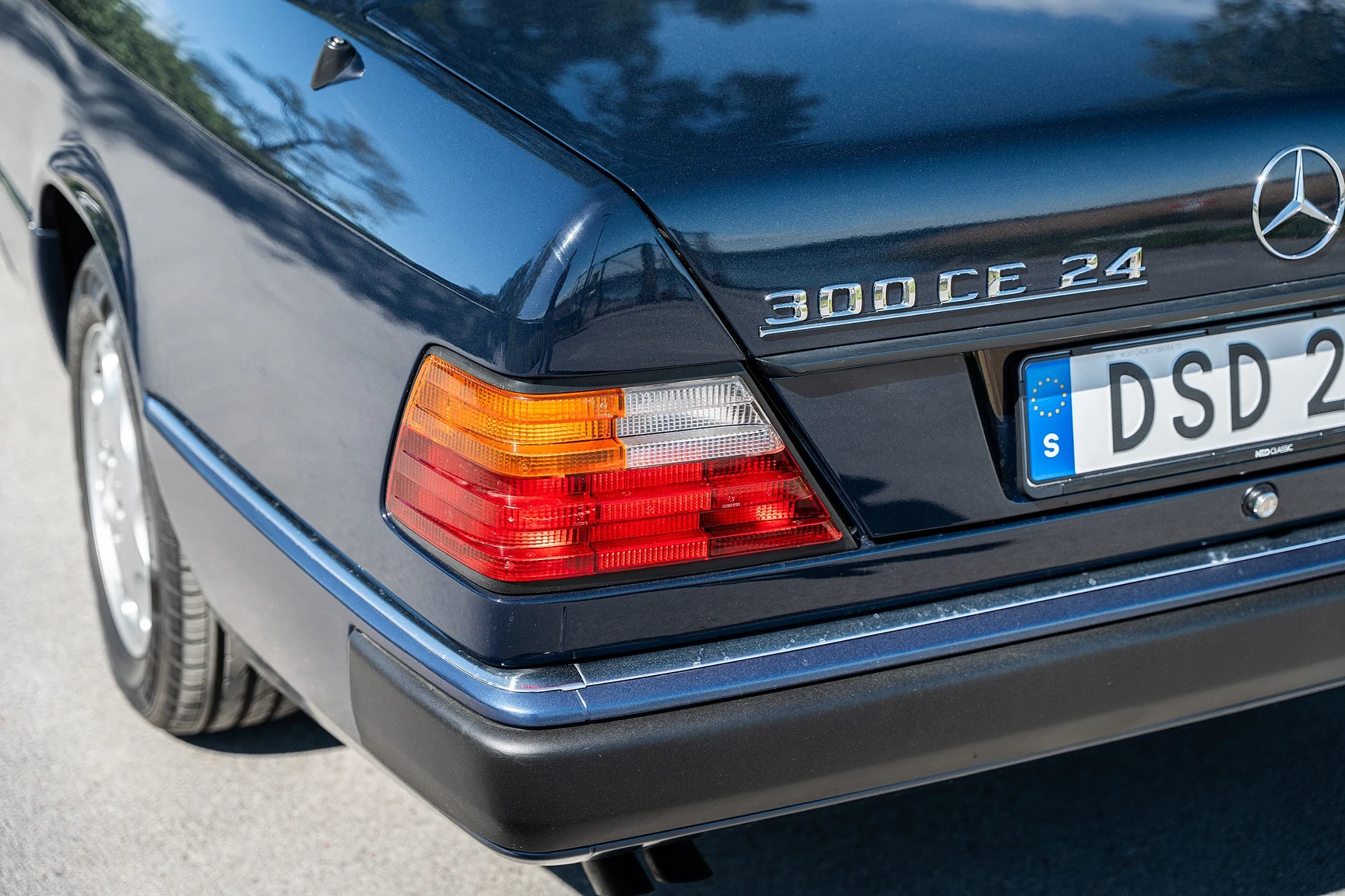 Aussenfoto 1993 Mercedes-Benz 300 CE-24 Cabriolet (31)