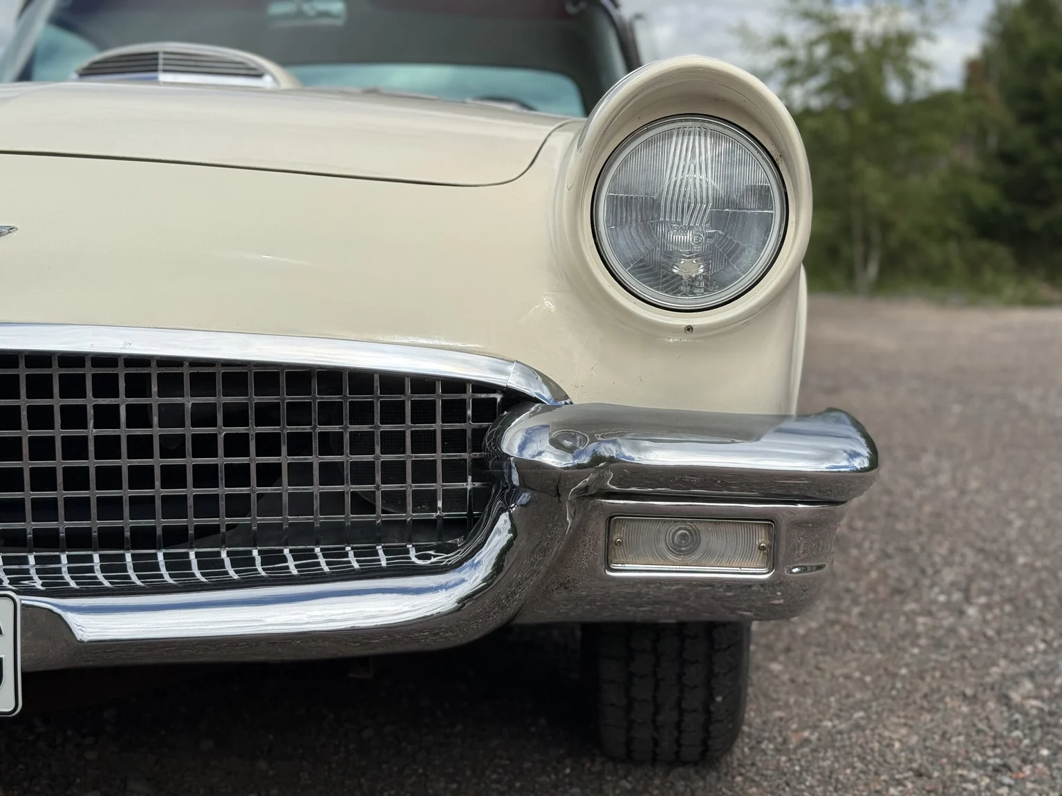 Aussenfoto 1957 Ford Thunderbird (16)