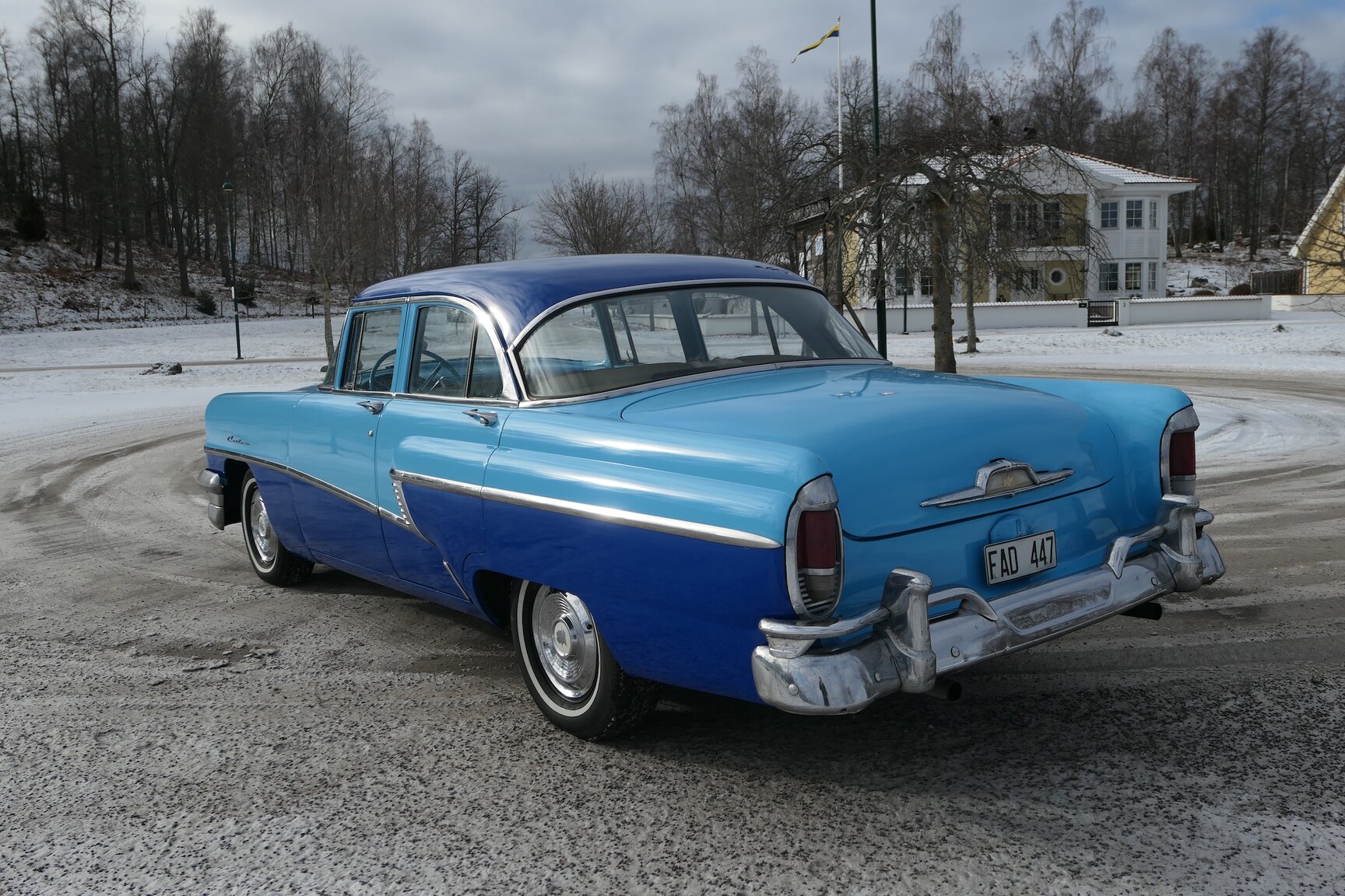Exterior image of 1956 Mercury Custom 5.1 V8