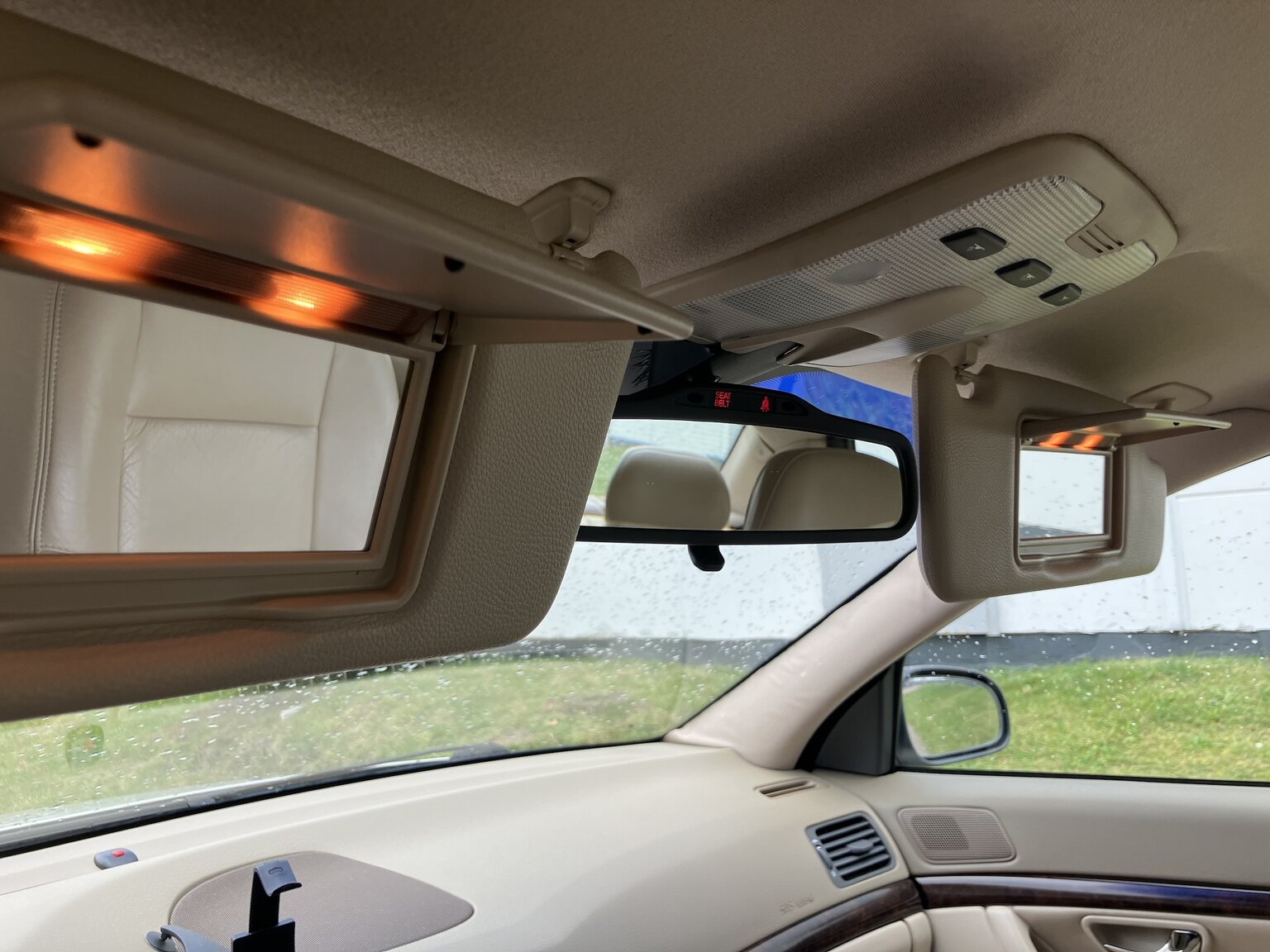 Interior image of 1999 Volvo S80