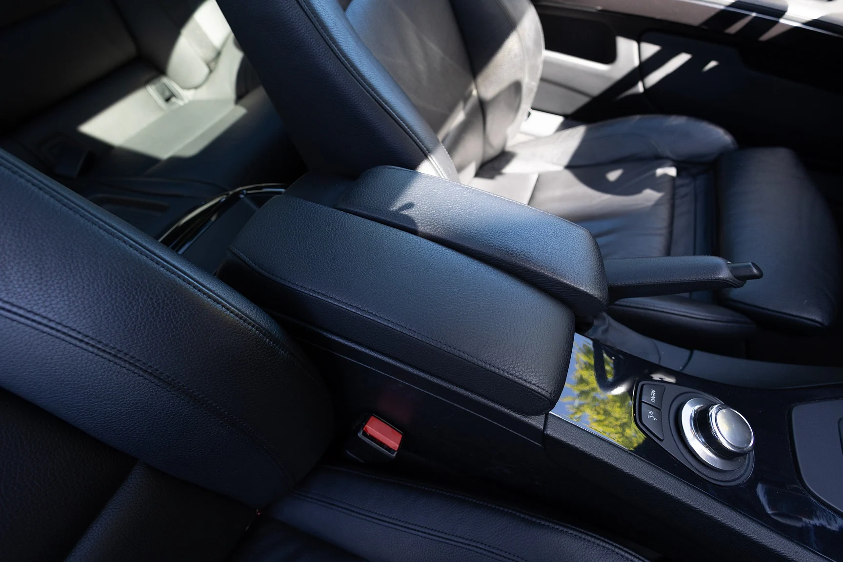 Innenraumfoto von 2007 BMW 335i Coupé (29)