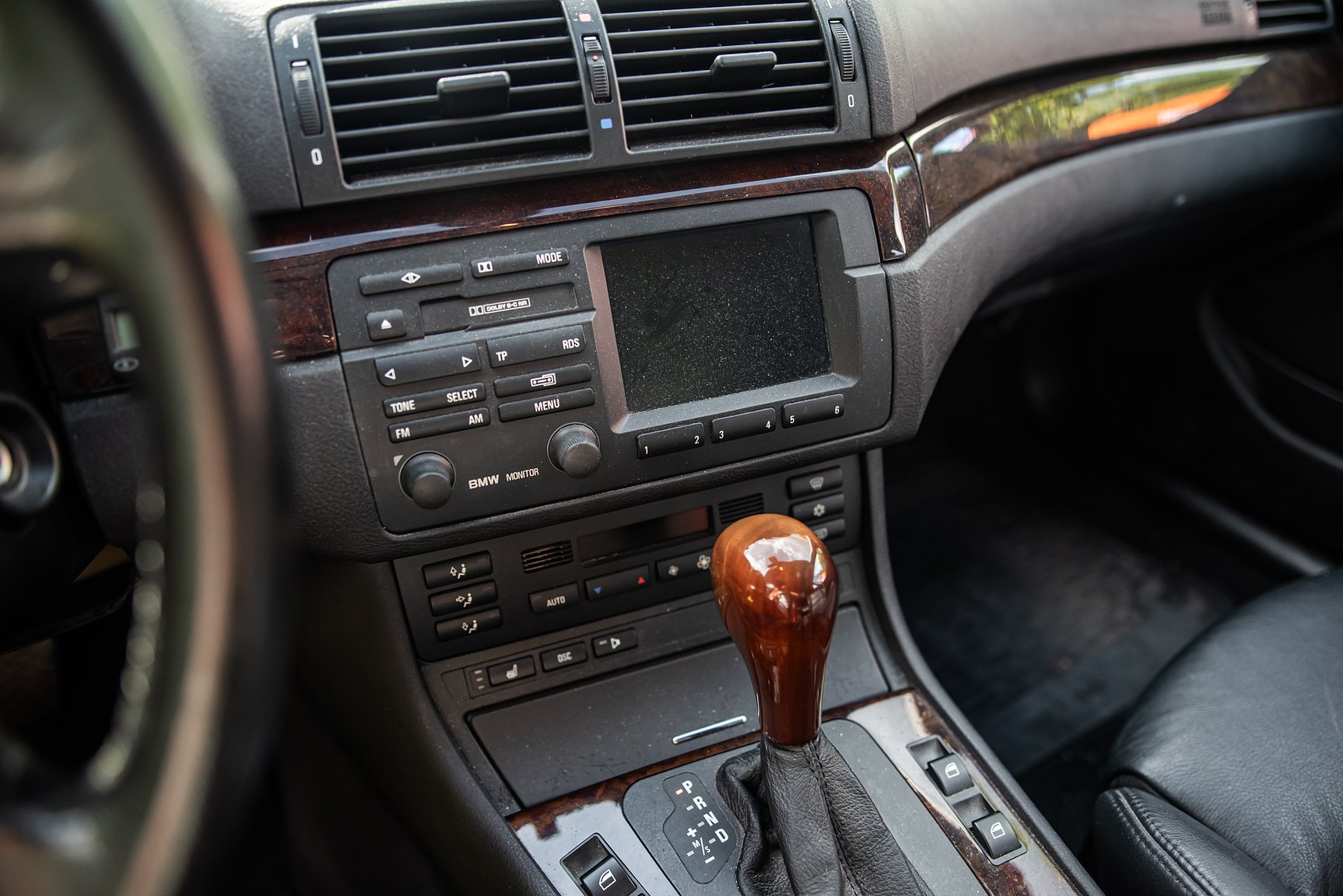 Interior image of 2001 BMW 330Xi