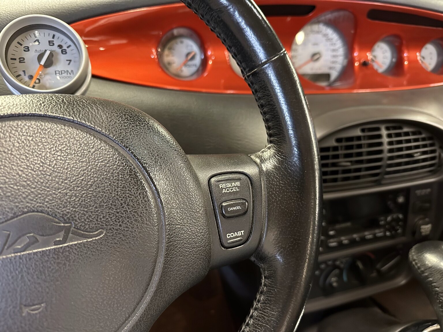 Innenraumfoto von 2001 Plymouth Prowler