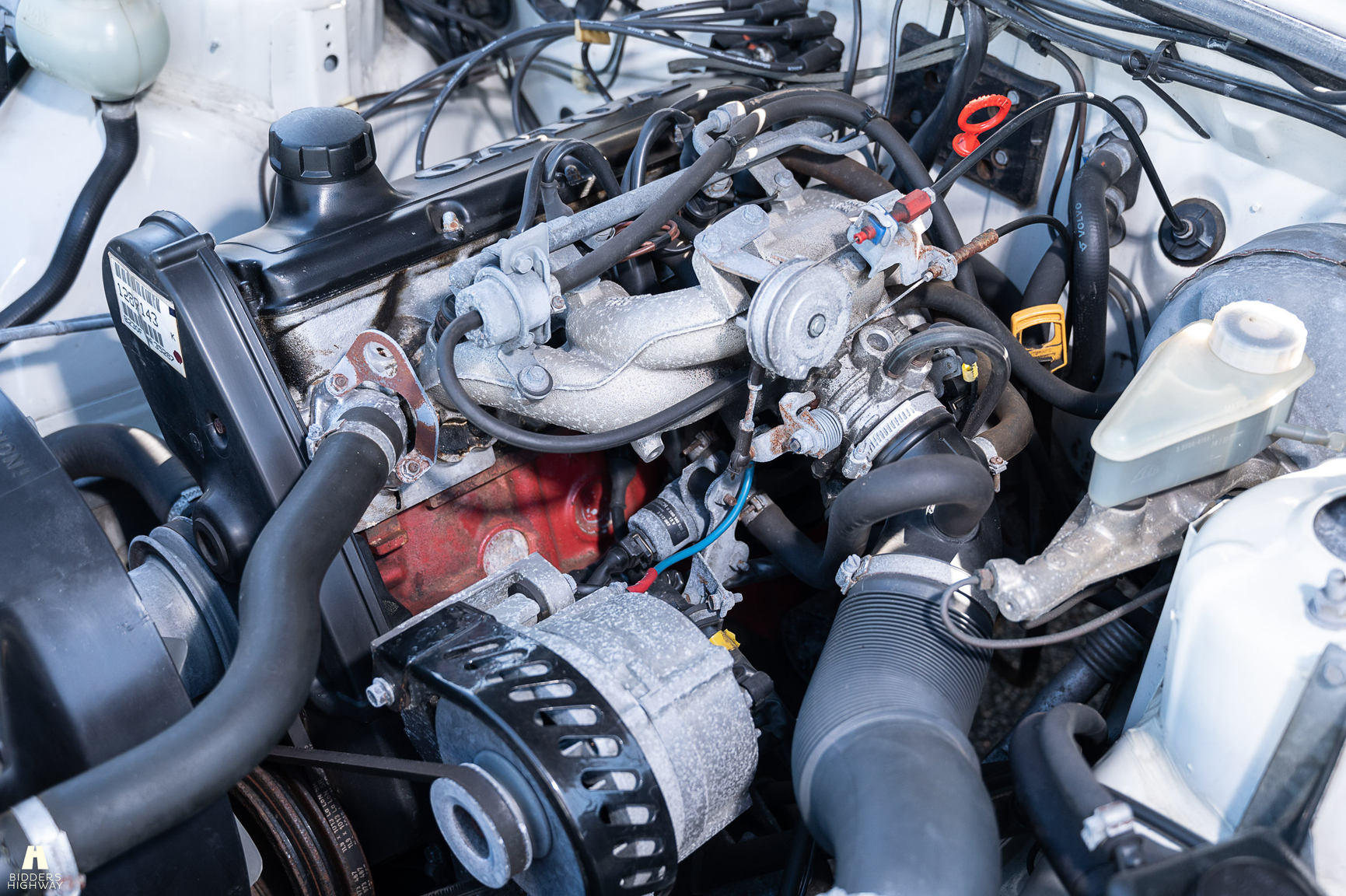 Image of 1988 Volvo 740 GL (7) mechanics