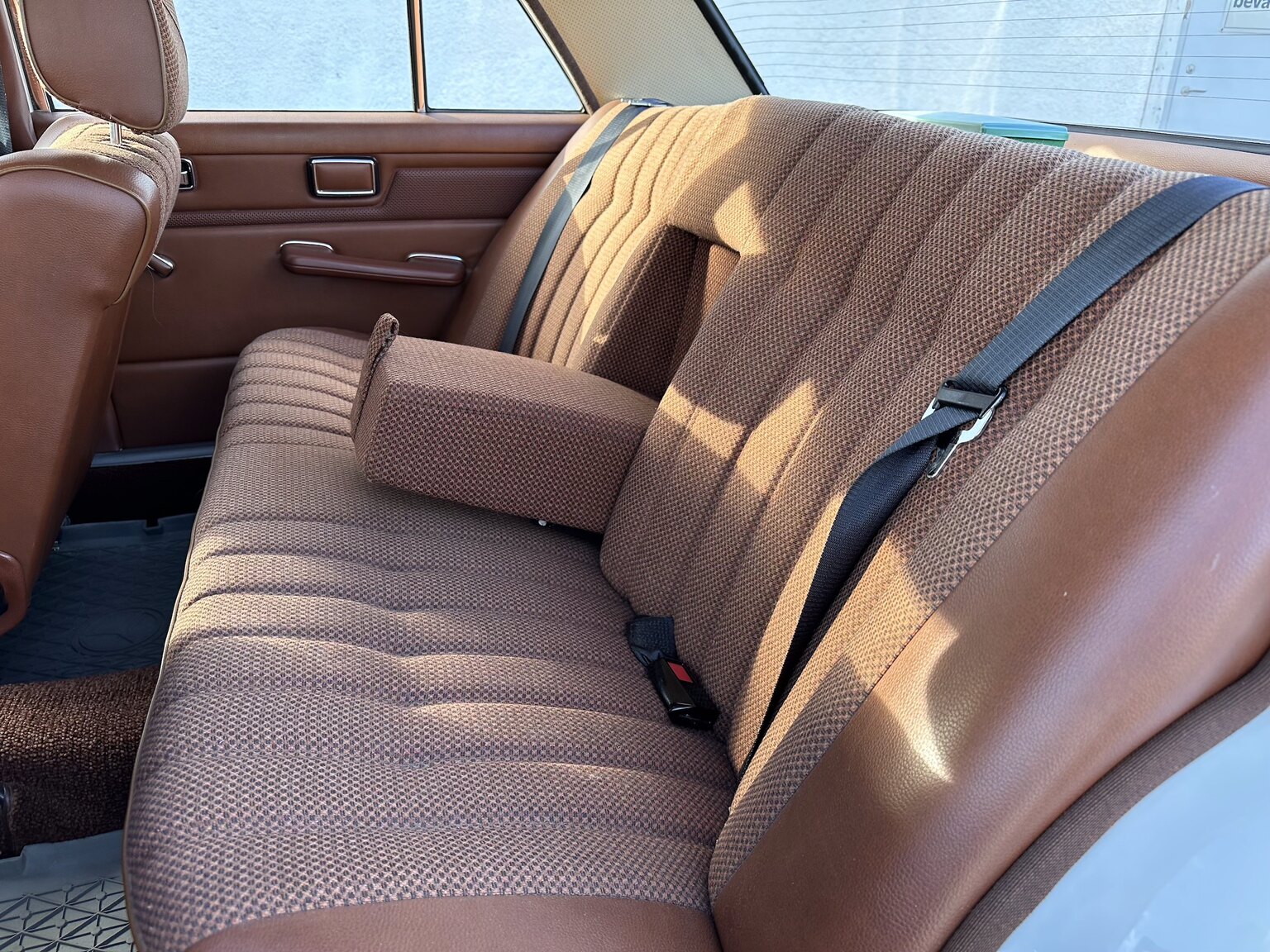 Innenraumfoto von 1975 Mercedes Benz 200