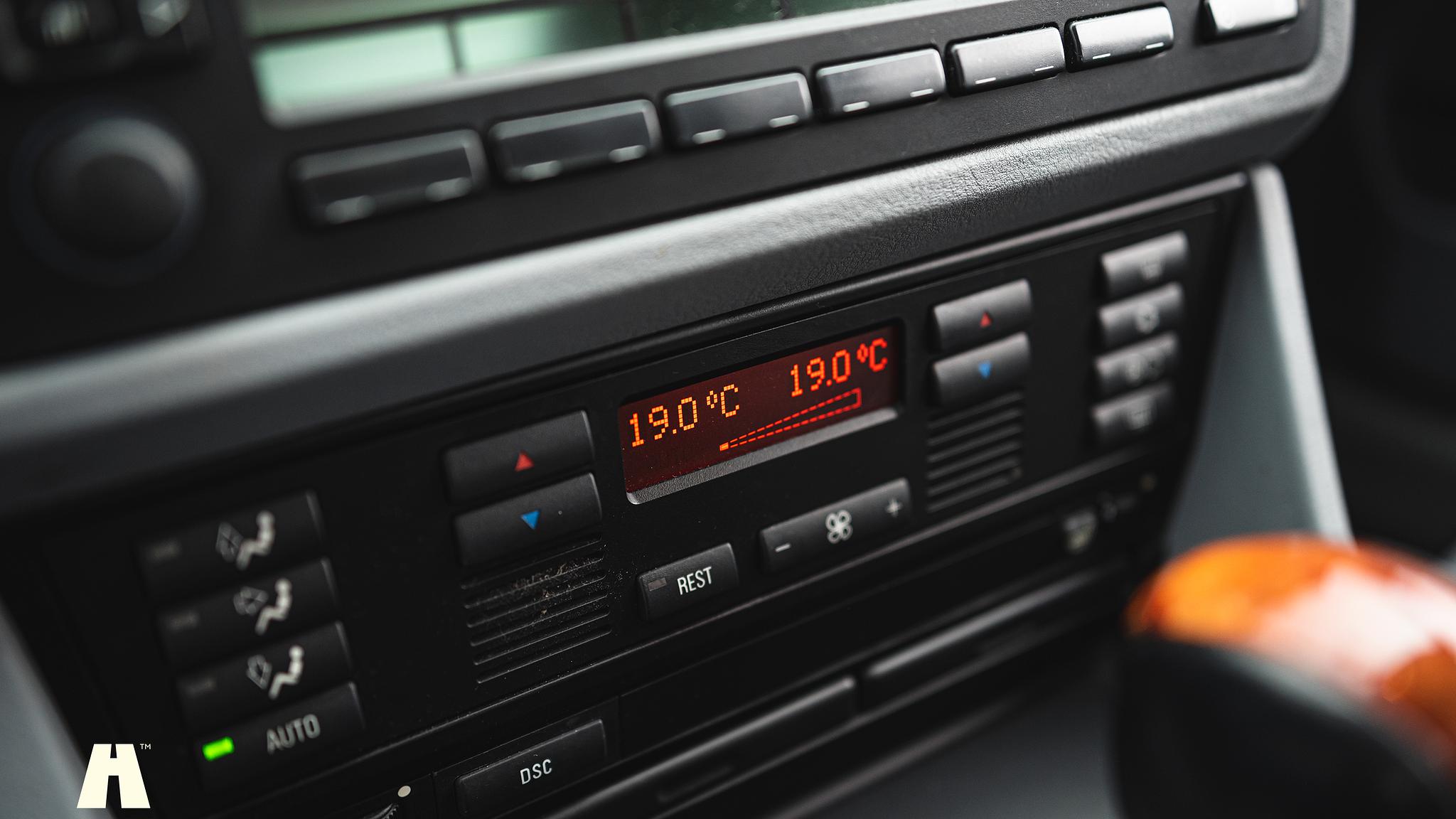 Innenraumfoto von 1998 Alpina B10 V8