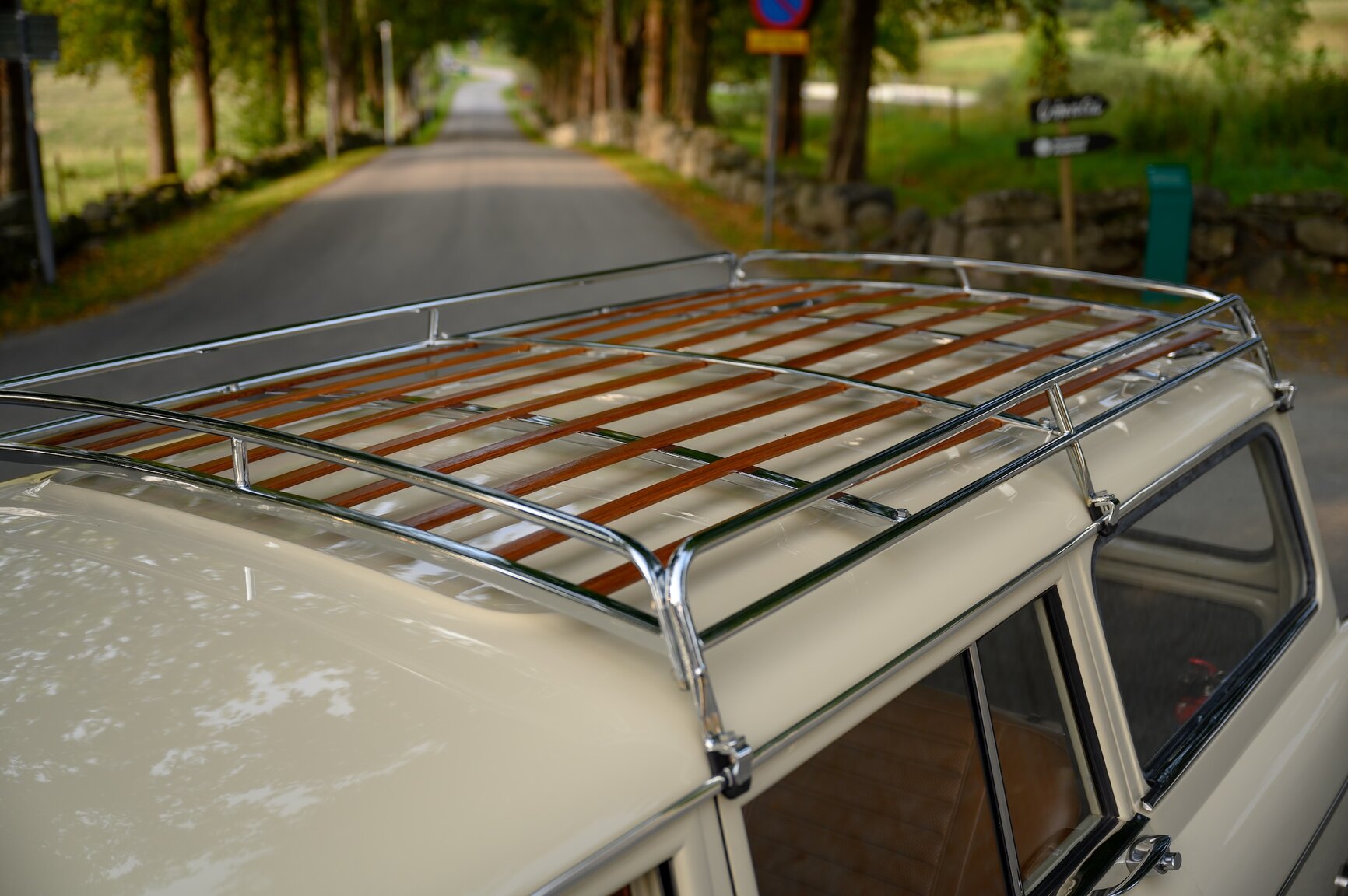 Exterior image of 1968 Amazon Herrgårdsvagn
