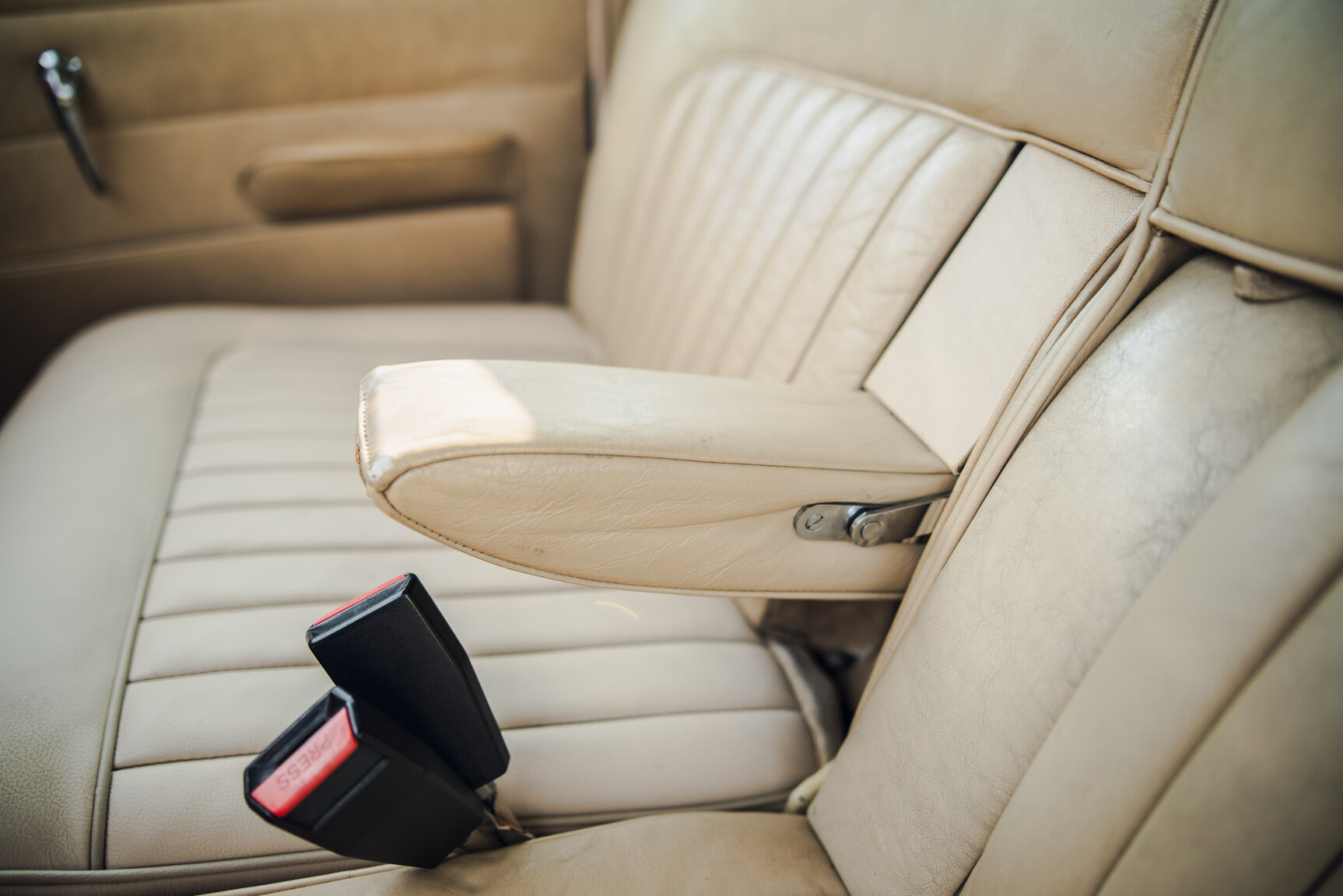 Interior image of 1965 Daimler 250 V8