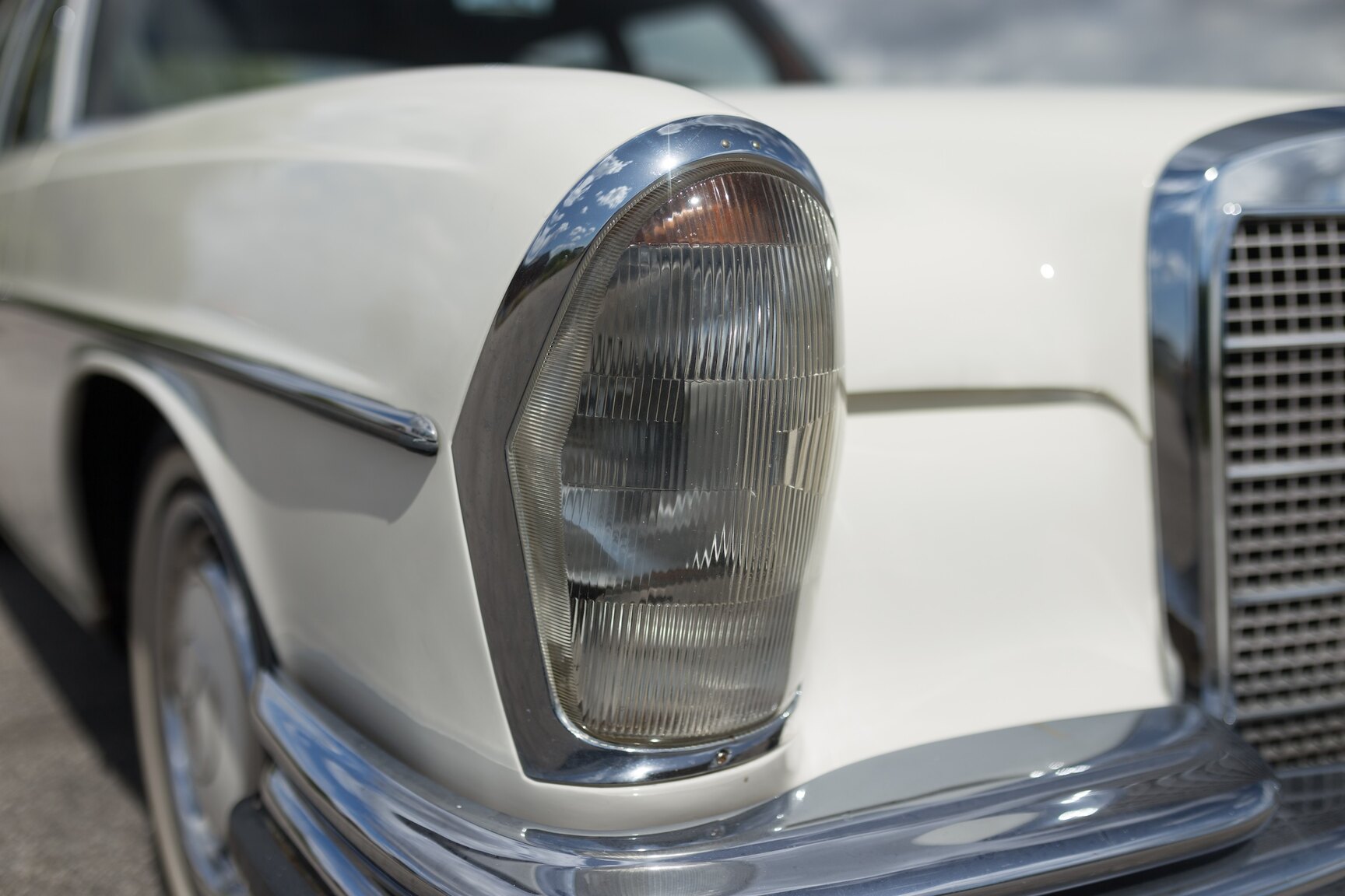 Exteriörbild på 1966  Mercedes-Benz 250 