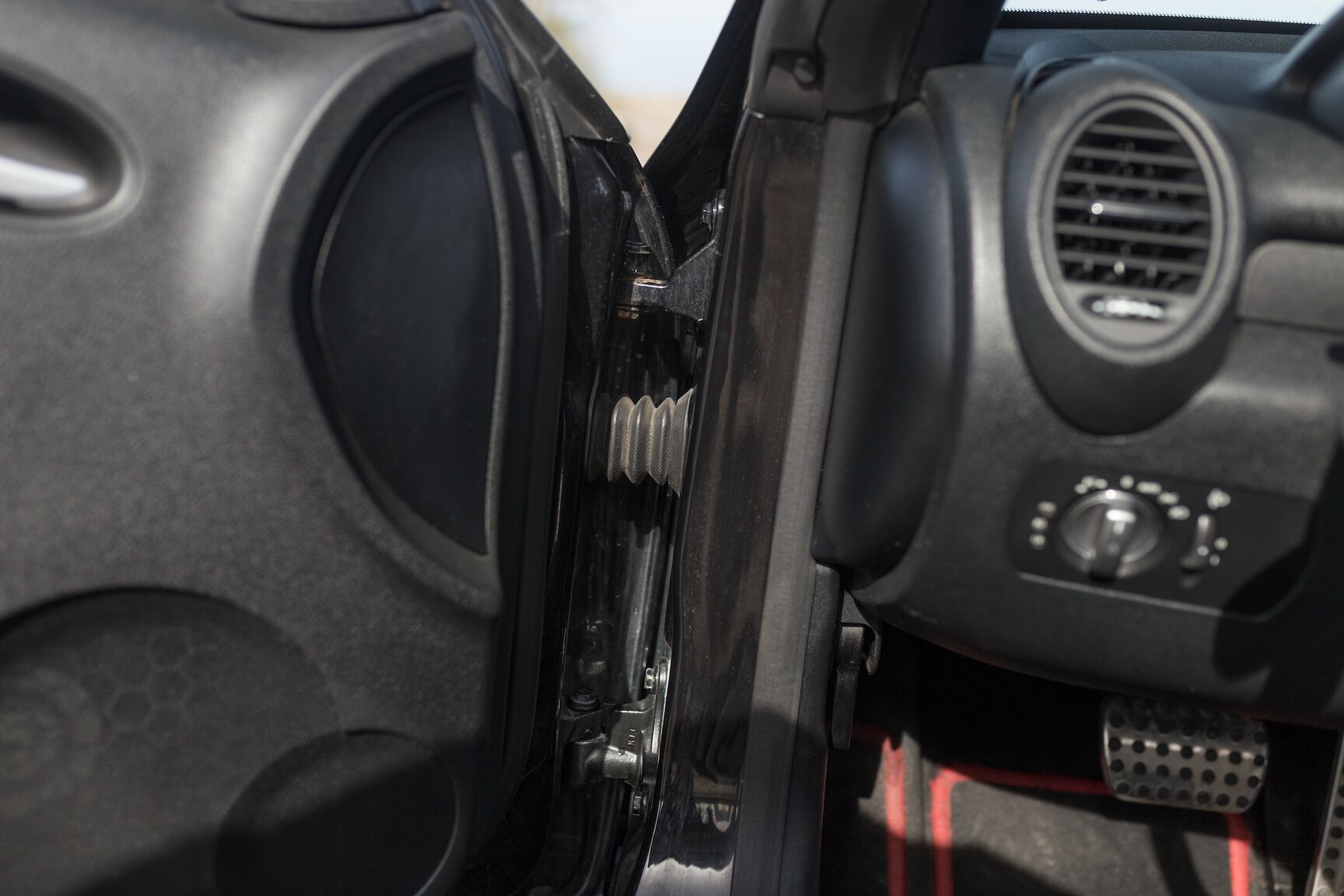 Interior image of 2010 Mercedes-Benz SLK 200 Kompressor (27)