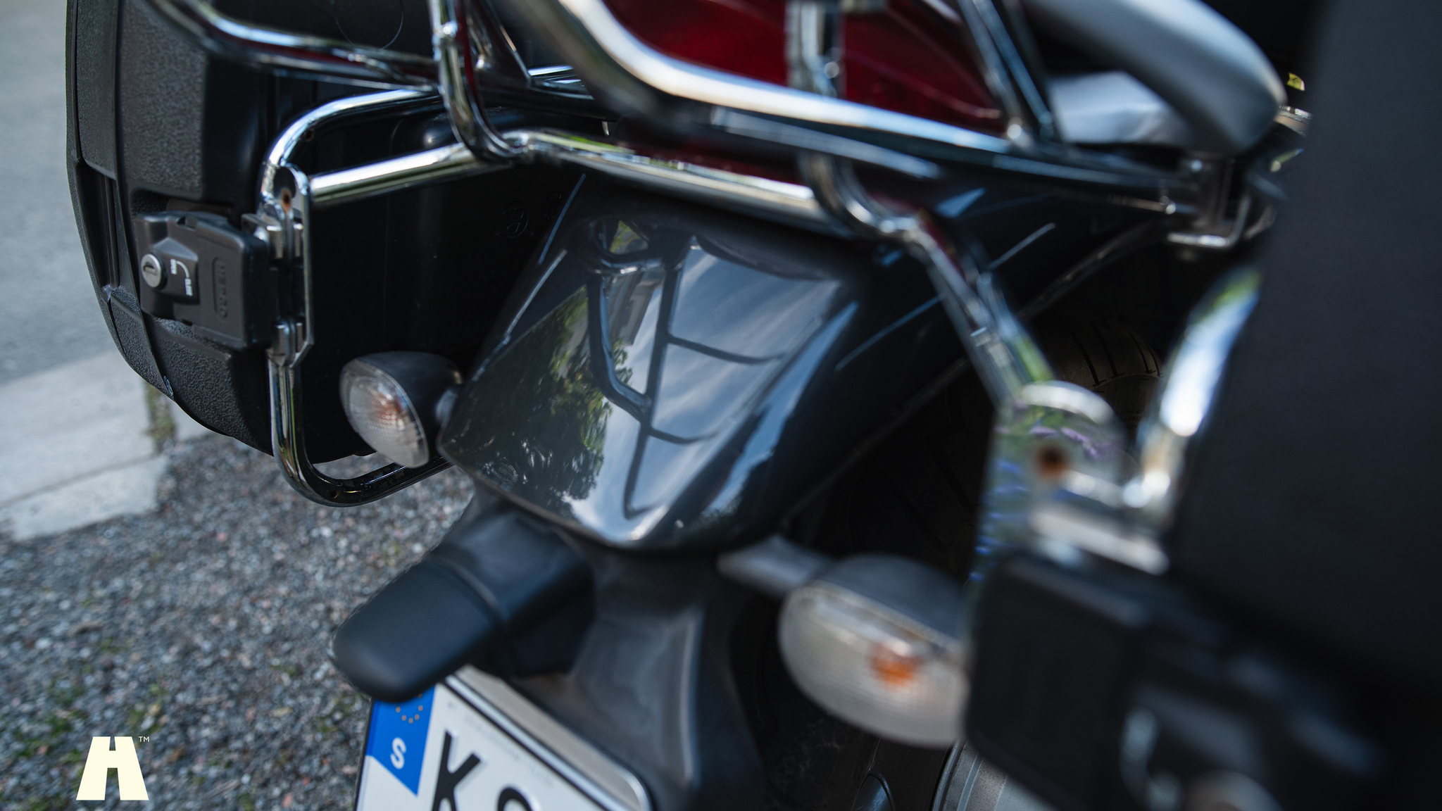 Exterior image of 2005 Moto Guzzi Breva 750i