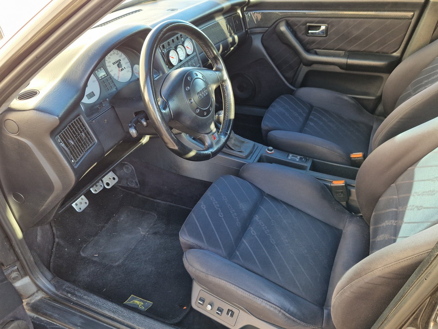 Innenraumfoto von 1993 Audi S2 Avant 2.2 quattro