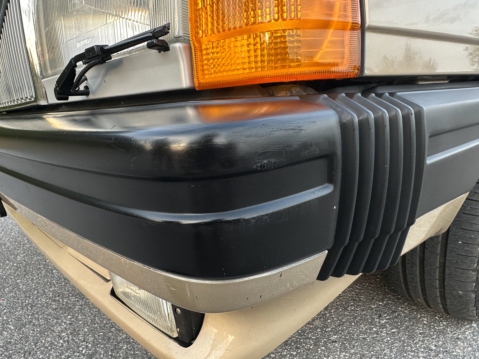 Exteriörbild på 1986 Volvo 760 GLE 2.8 V6 Automatisk