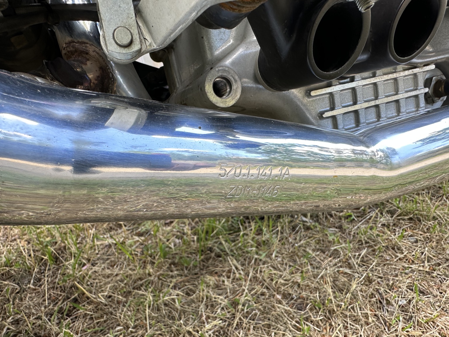 Exteriörbild på 2006 Ducati 1000 GT (41)