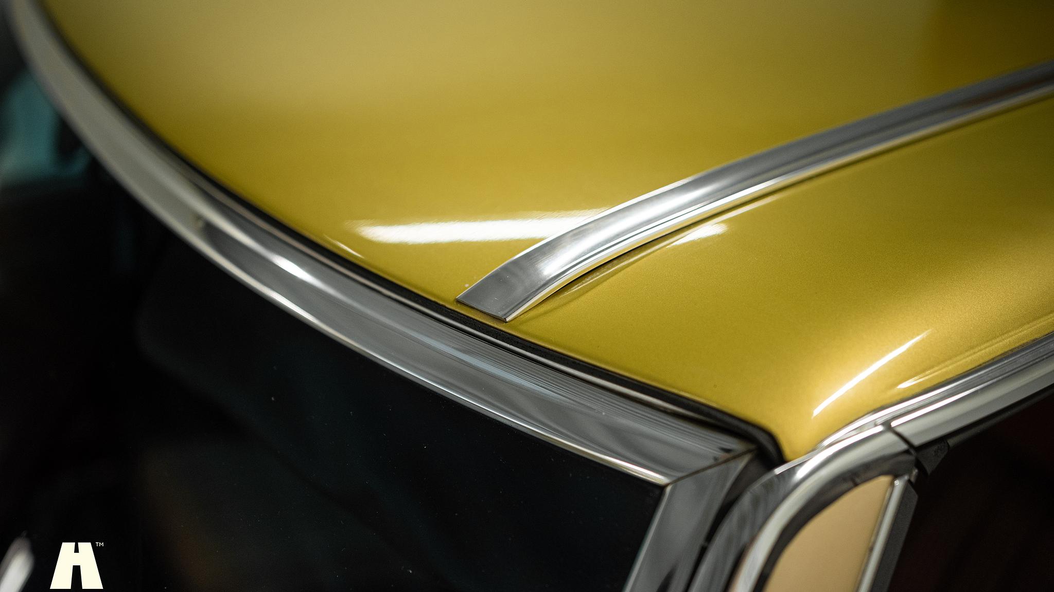 Exterior image of 1975 Mercedes SL 350