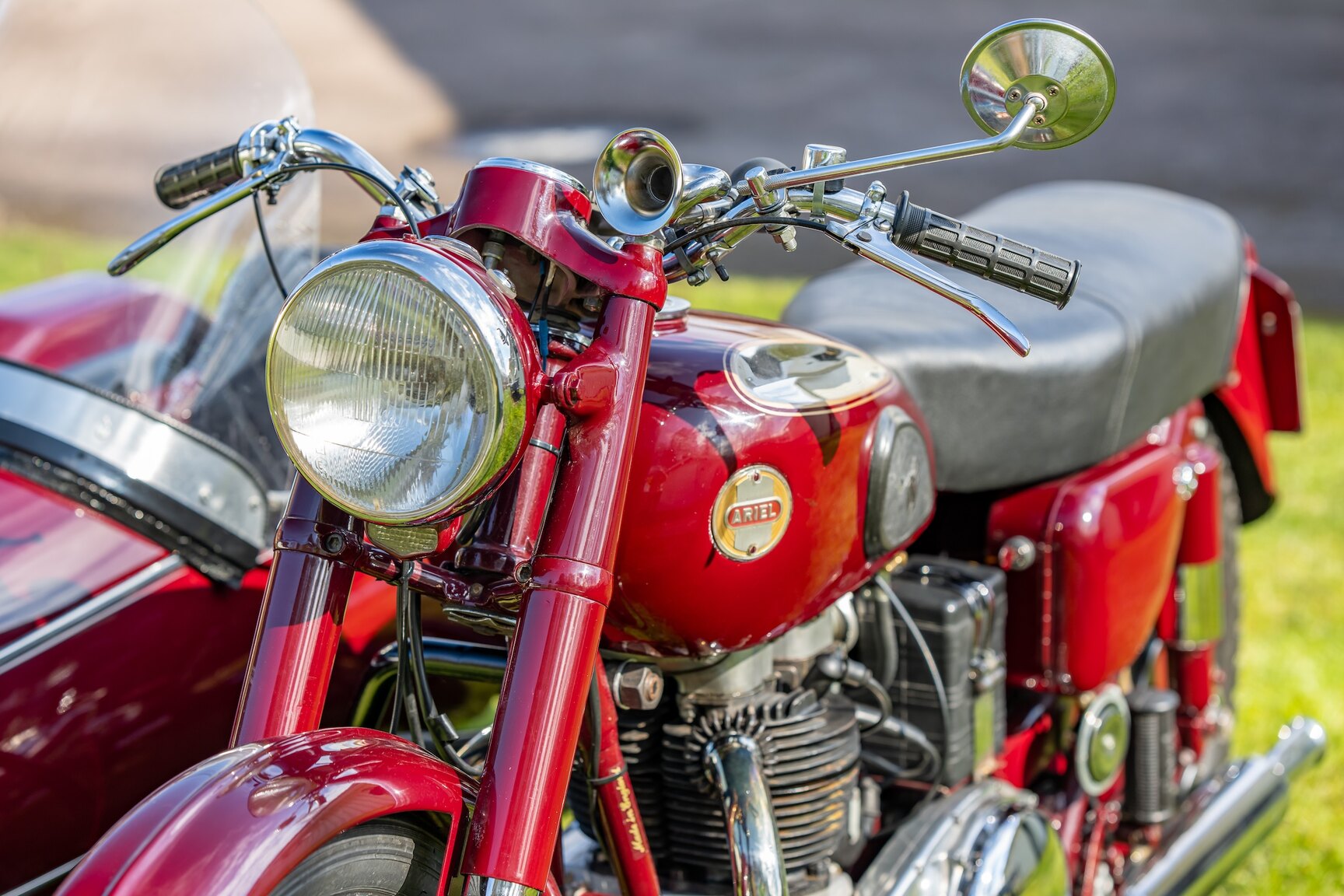 Exteriörbild på 1954 Ariel FH 650 Huntsmaster Twin
