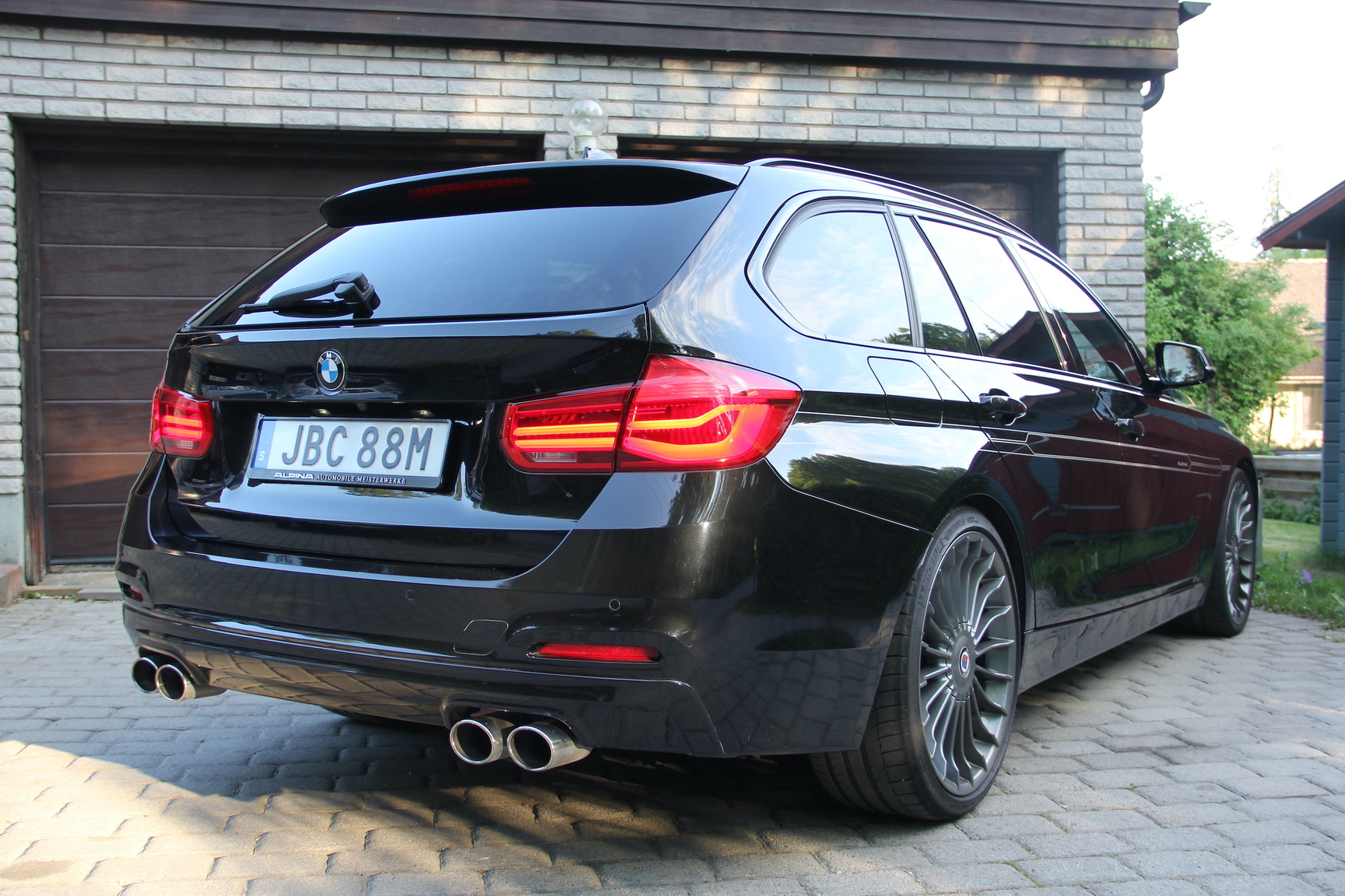 Exteriörbild på 2017 Alpina D3 Bi-Turbo Allrad