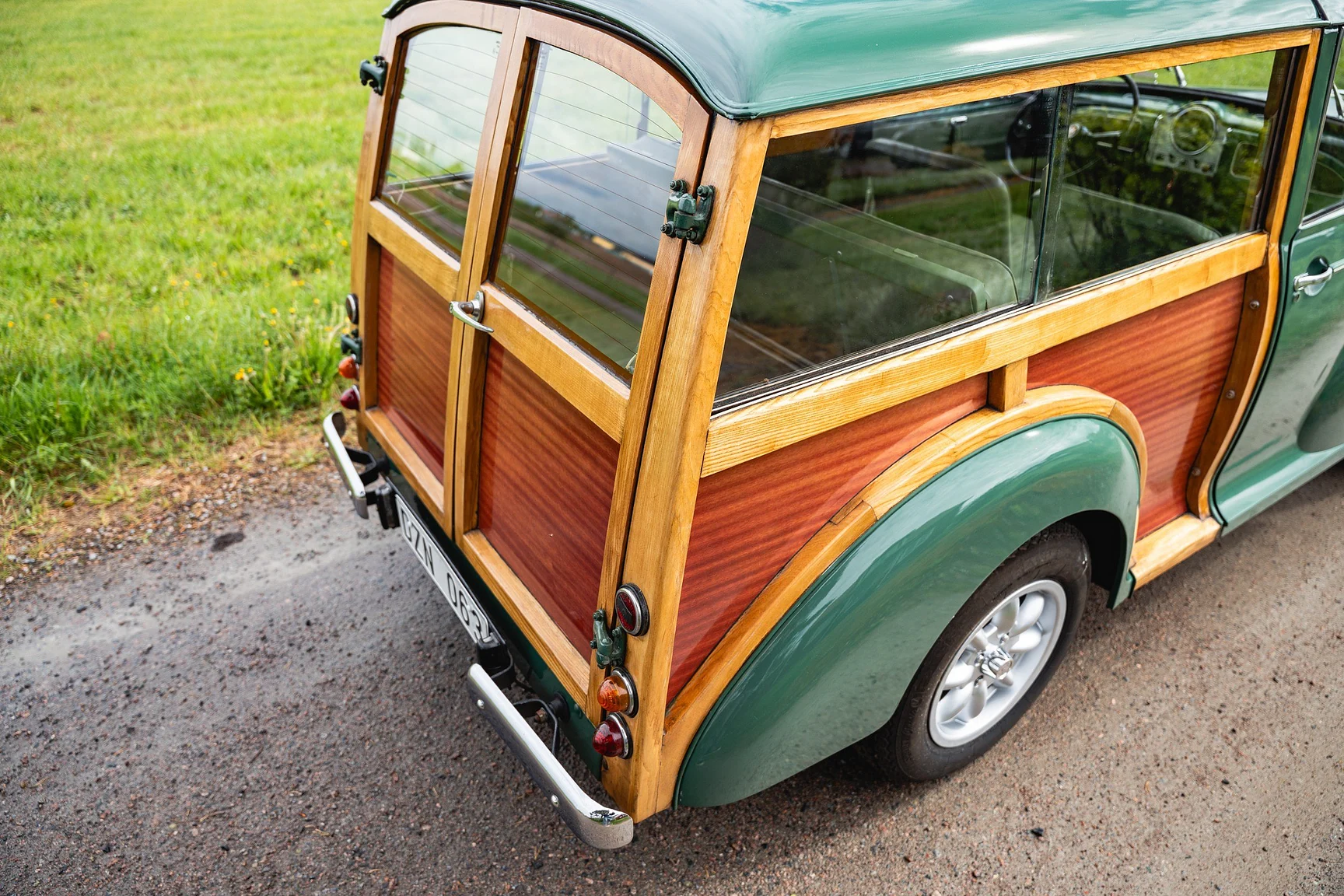 Exteriörbild på 1968 Morris Minor Traveller (17)