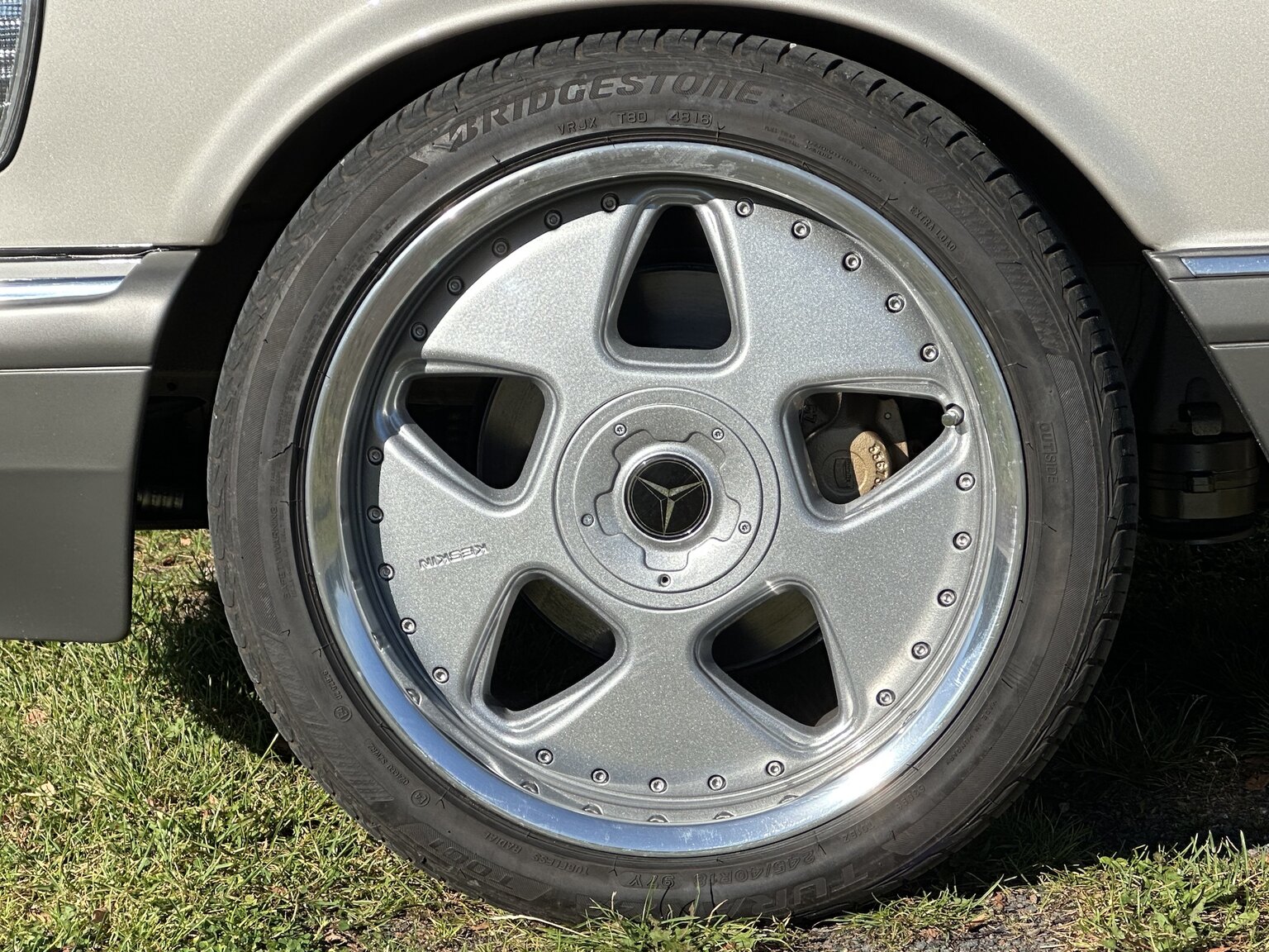 Aussenfoto 1986 Mercedes-Benz 500 SEC (21)